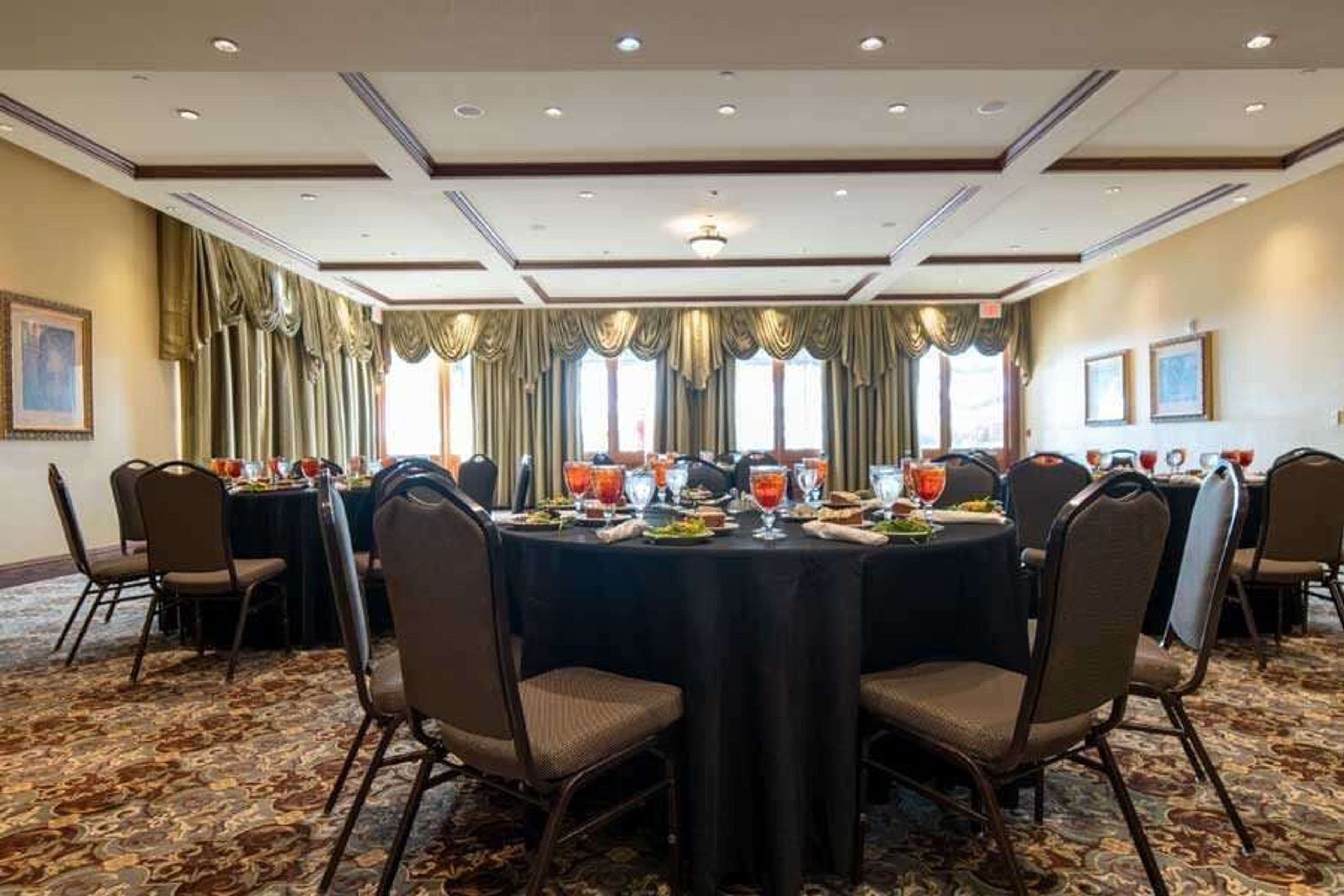 Featured photo from Natchez Grand Hotel & Suites