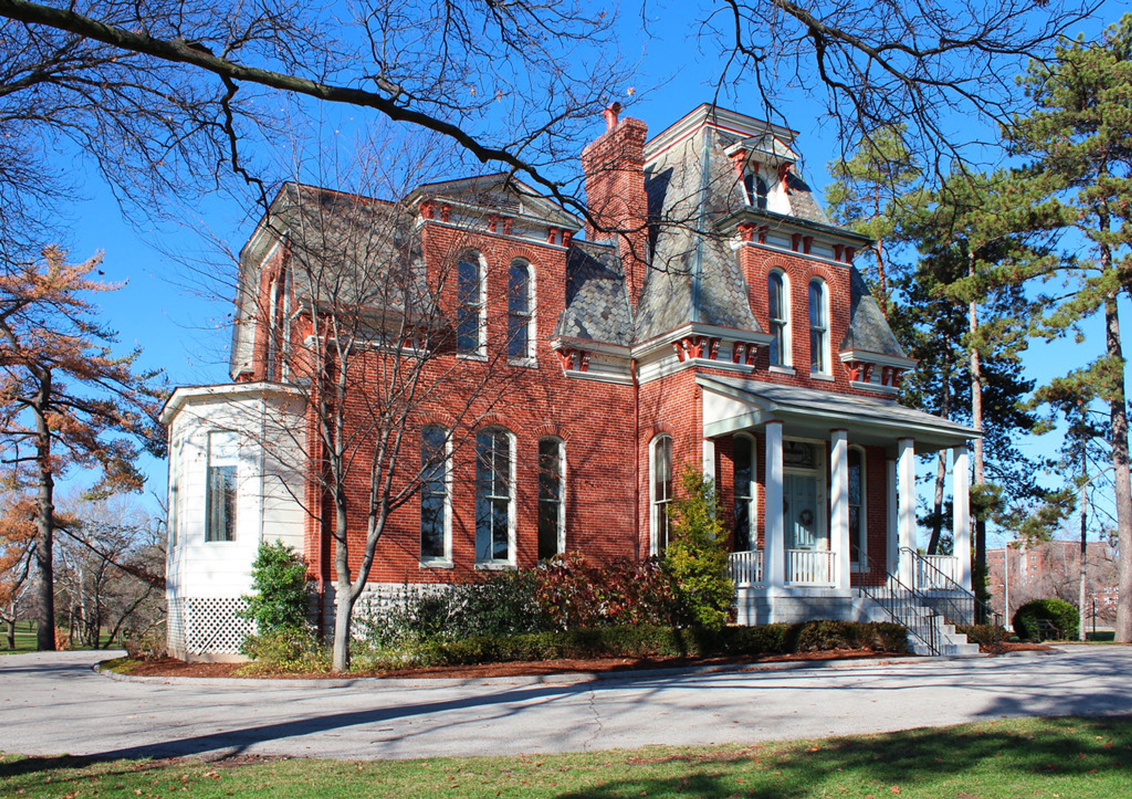 Featured photo from Cabanne House