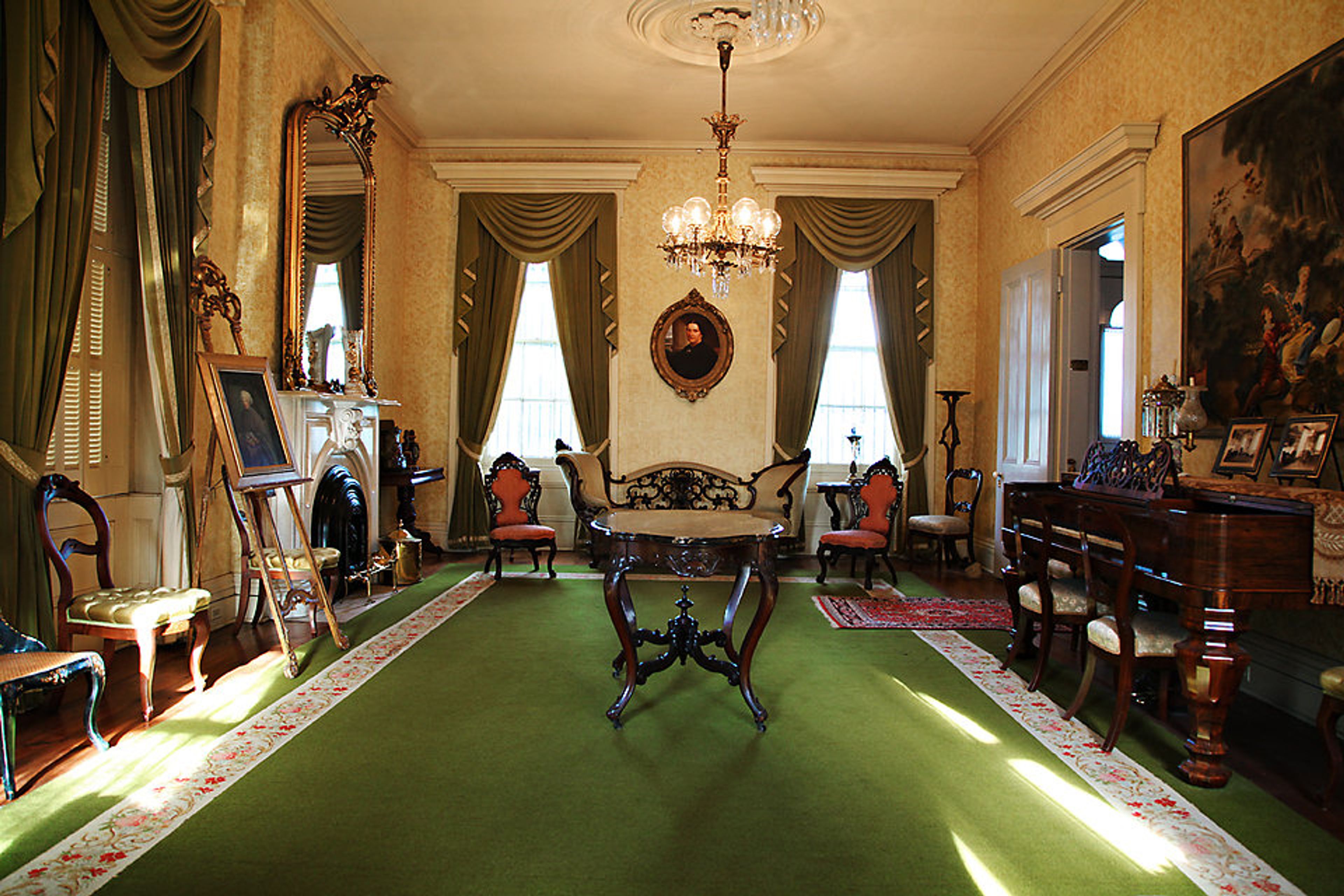 Featured photo from Chatillon-DeMenil Mansion