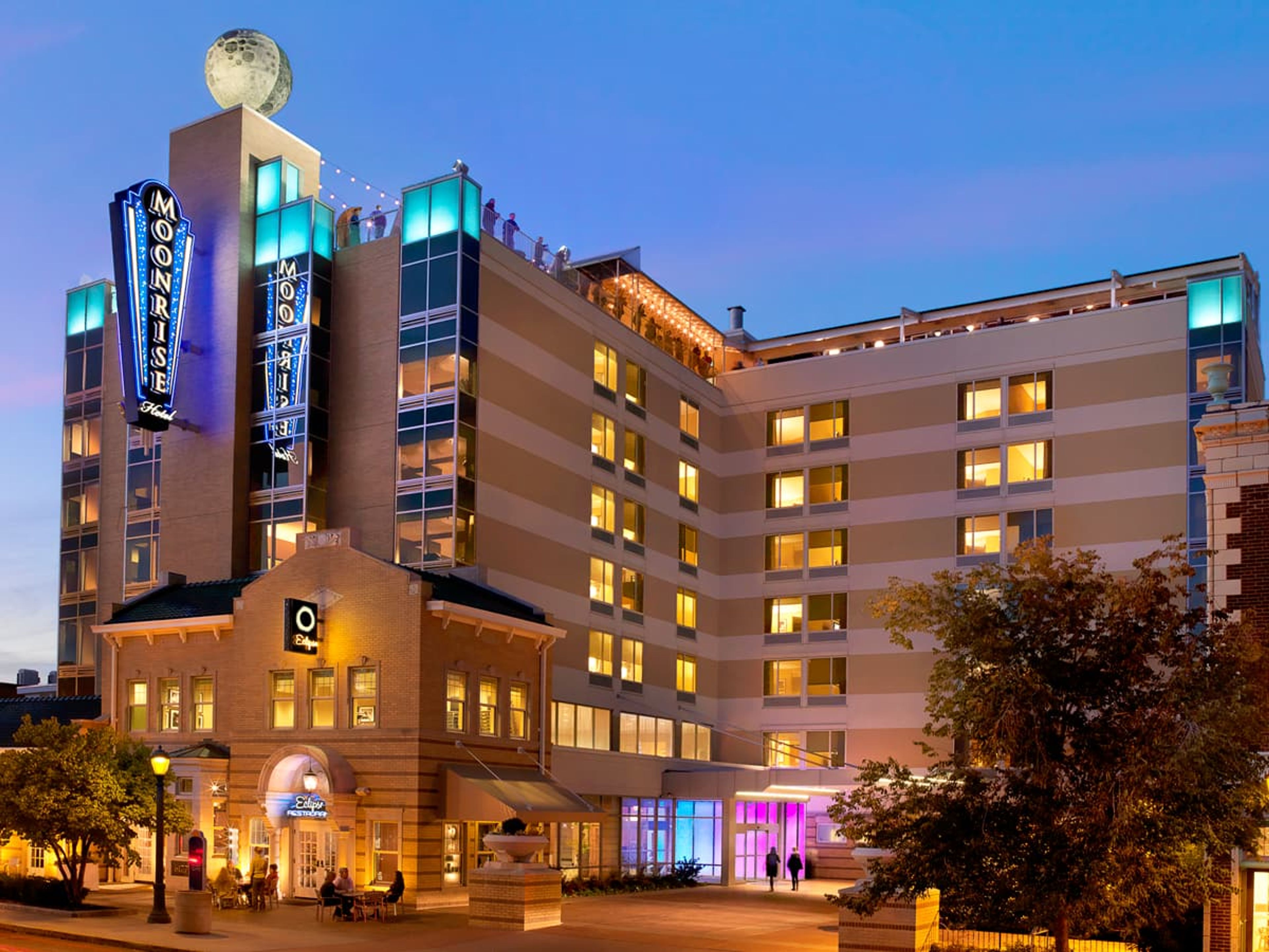 Featured photo from Moonrise Hotel