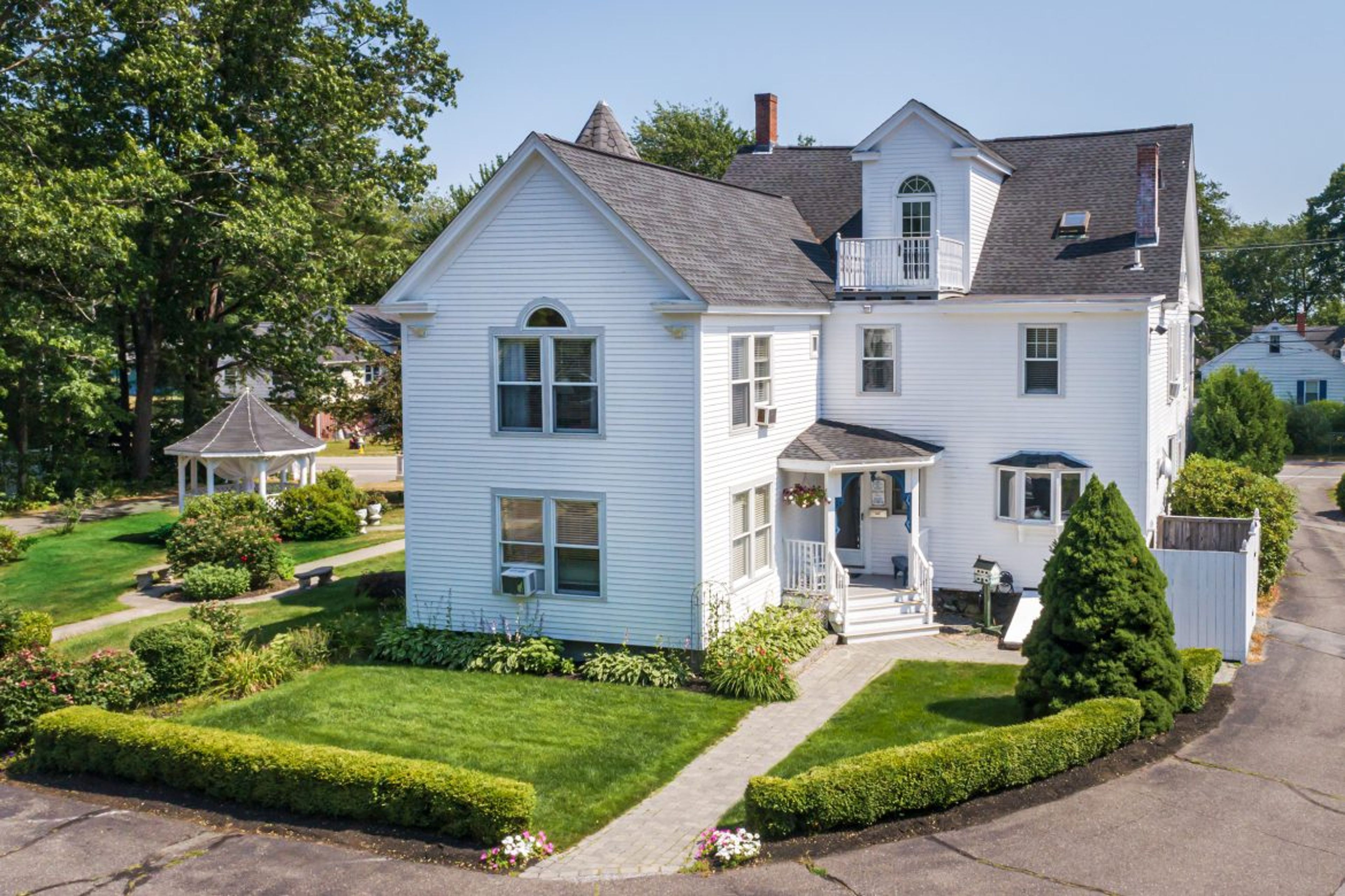 Featured photo from The Victoria Inn Bed & Breakfast and Pavilion