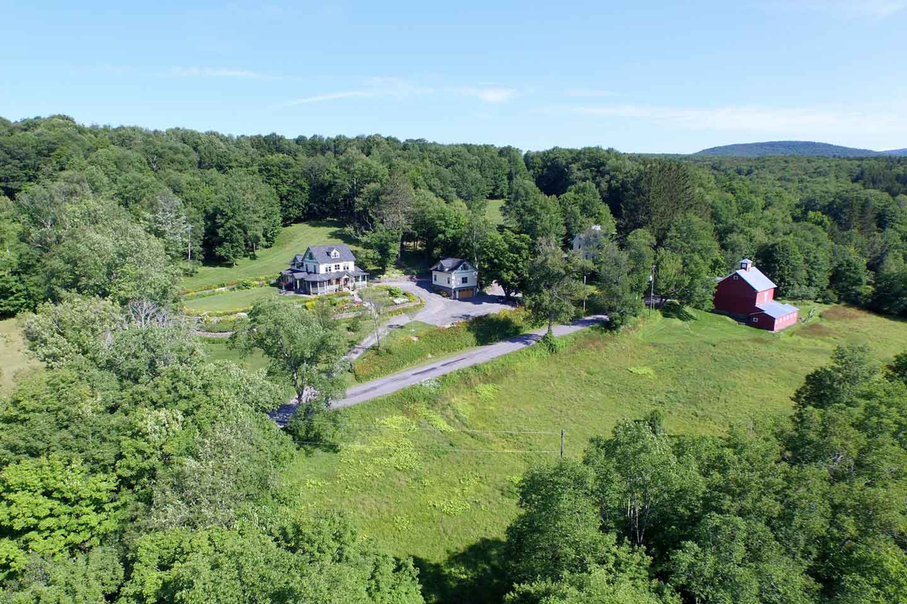 Featured photo from Breezy Hill Inn