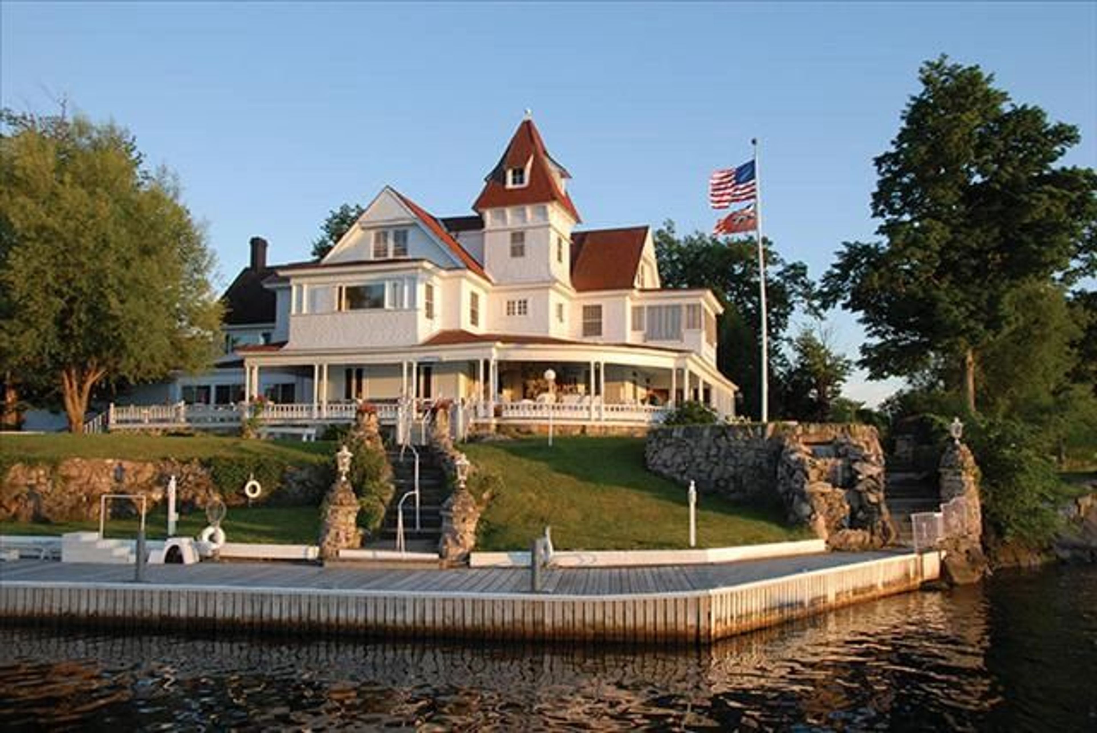 Featured photo from Cherry Island Weddings
