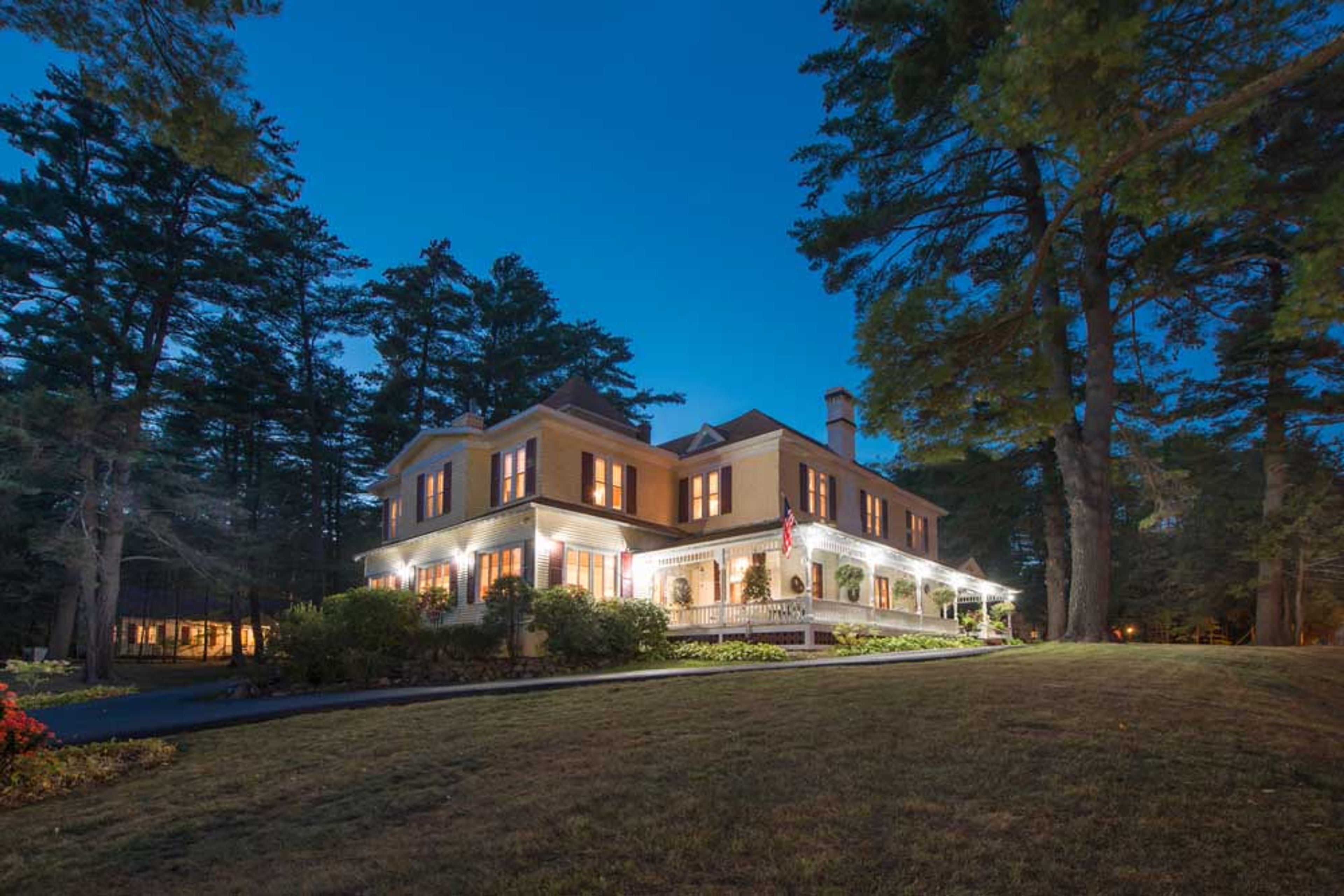 Featured photo from Lamplight Inn