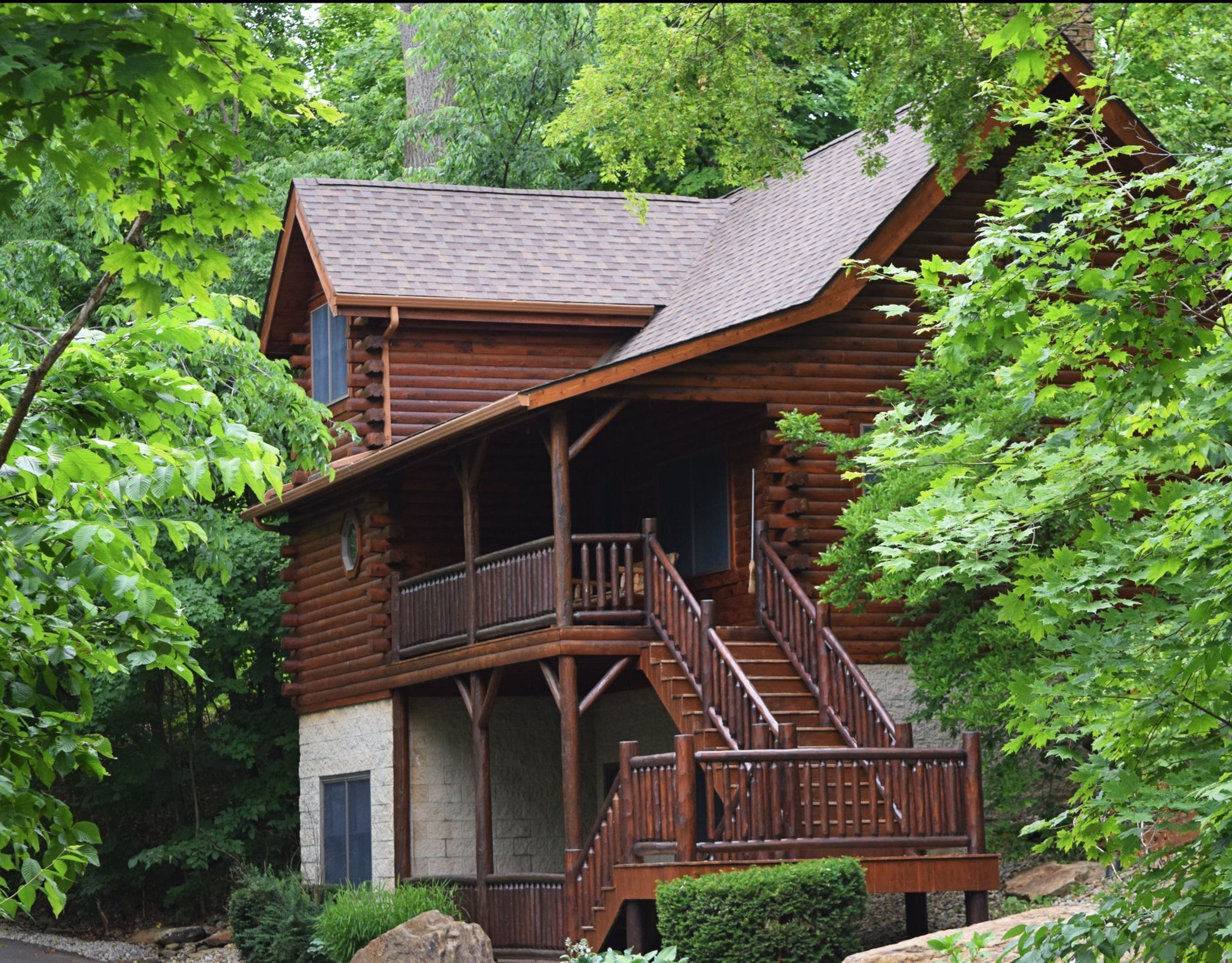 Featured photo from Donna's Premier Lodging
