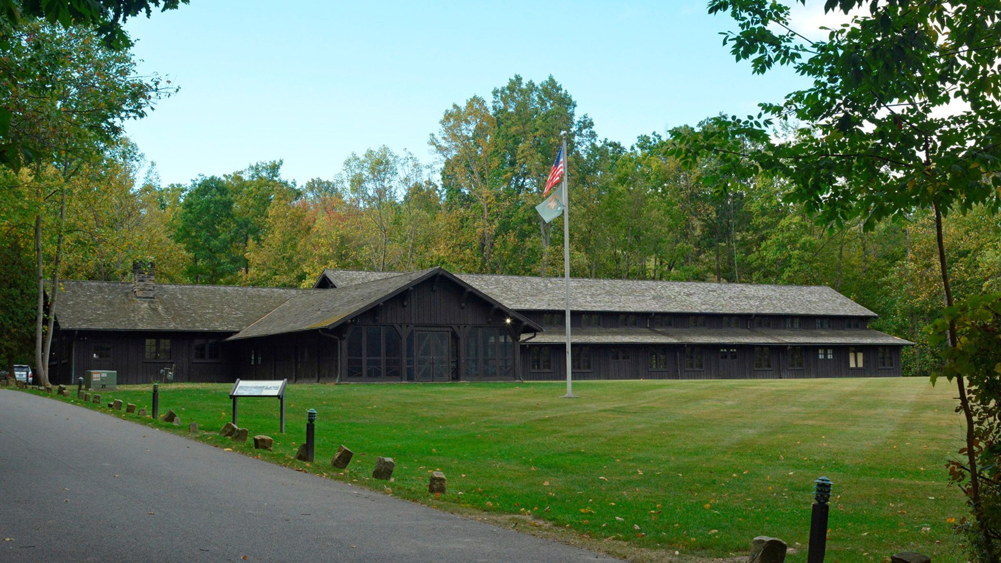 Featured photo from Happy Days Lodge