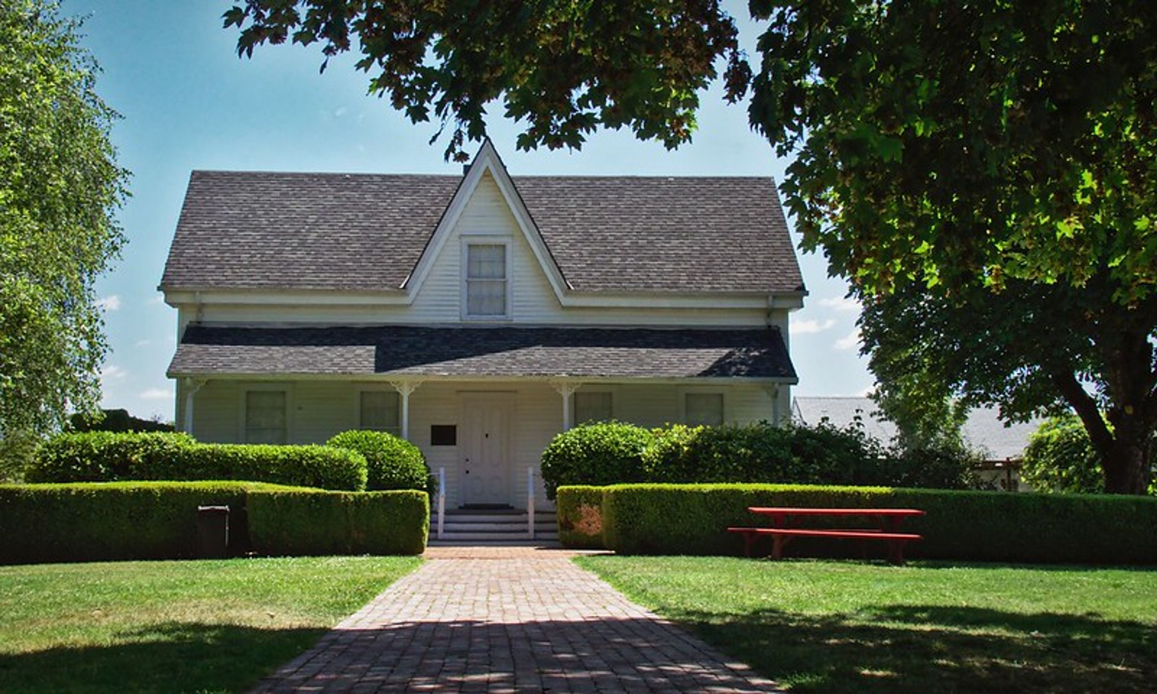 Featured photo from The Robert Newell House