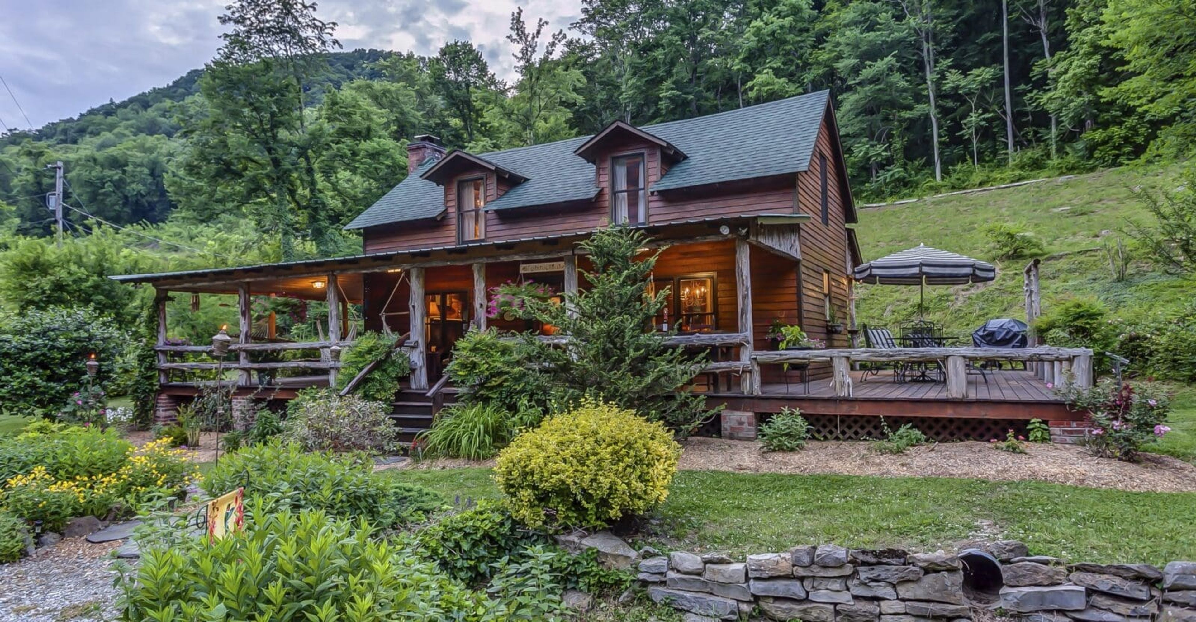 Featured photo from Butterfly Hollow Bed & Breakfast