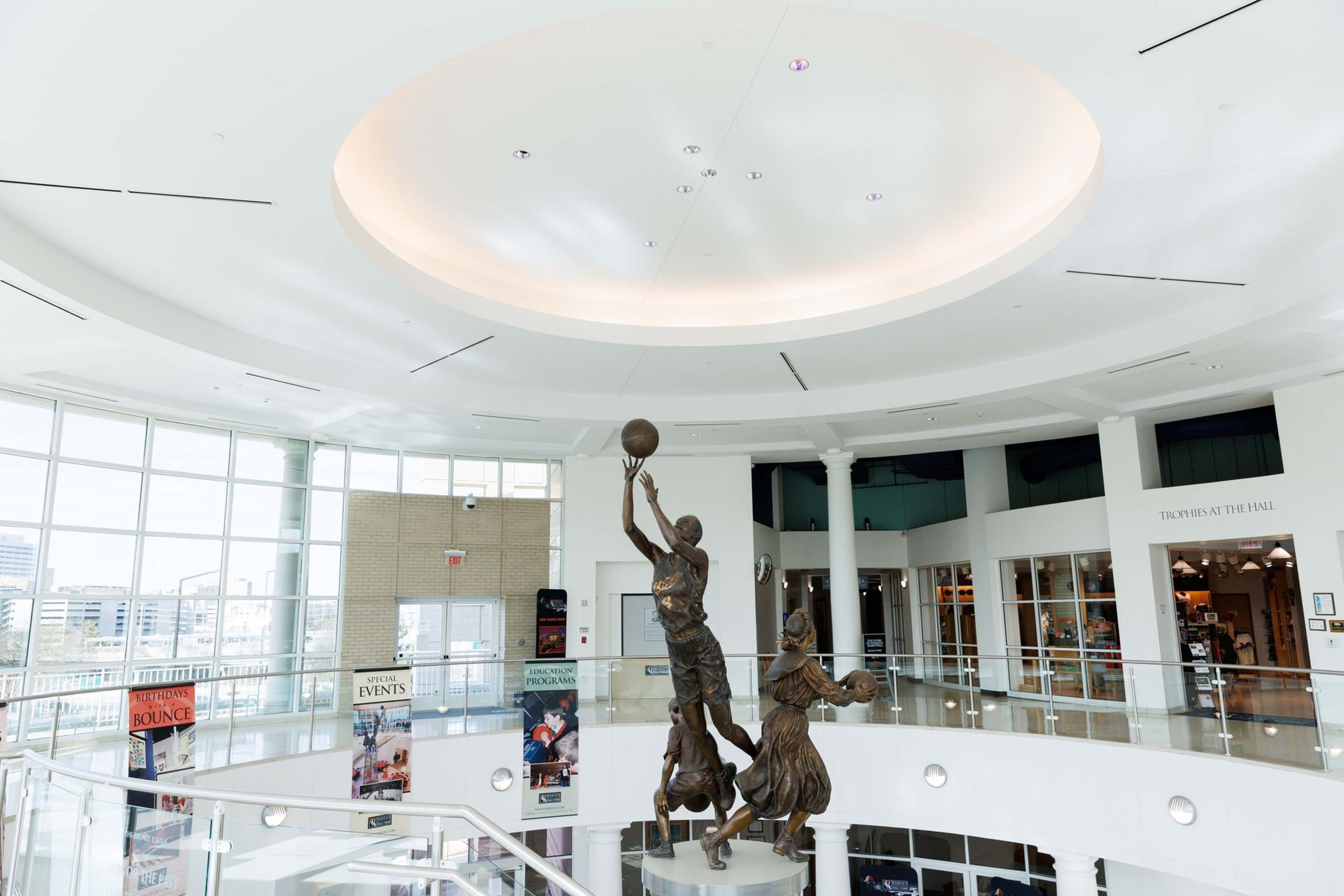 Featured photo from Women's Basketball Hall of Fame