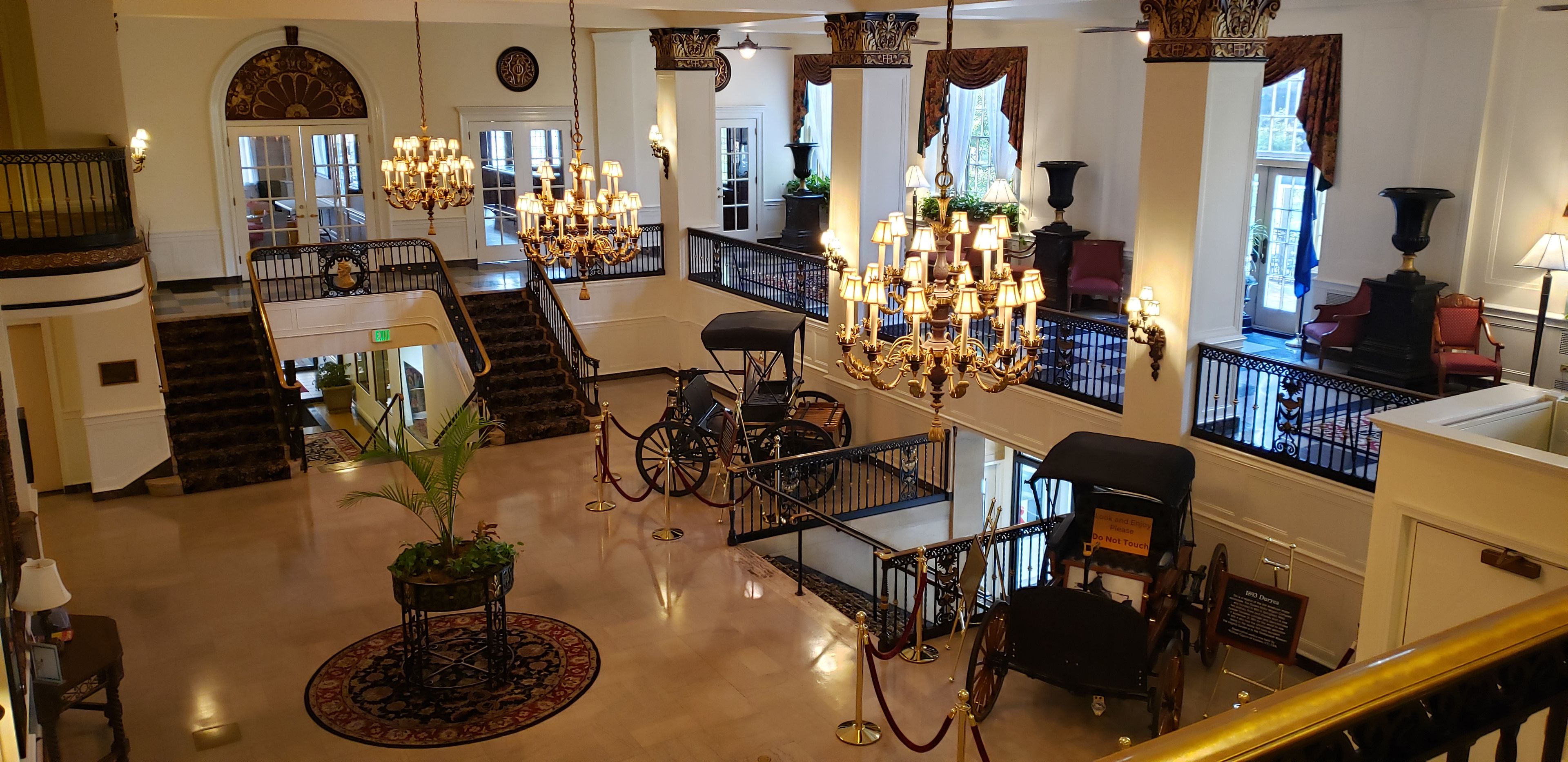 Featured photo from Abraham Lincoln Hotel