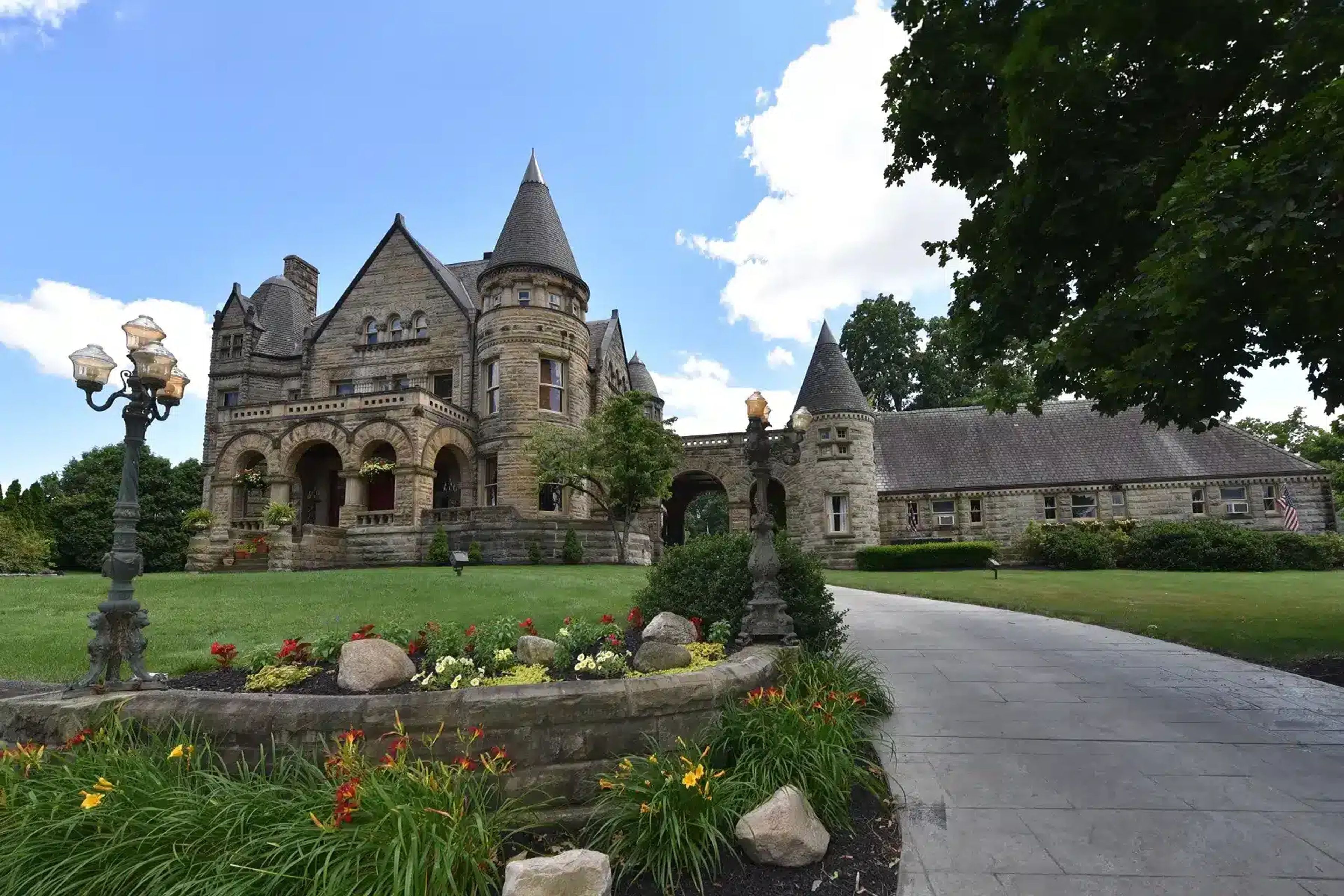 Featured photo from Buhl Mansion Guesthouse and Spa
