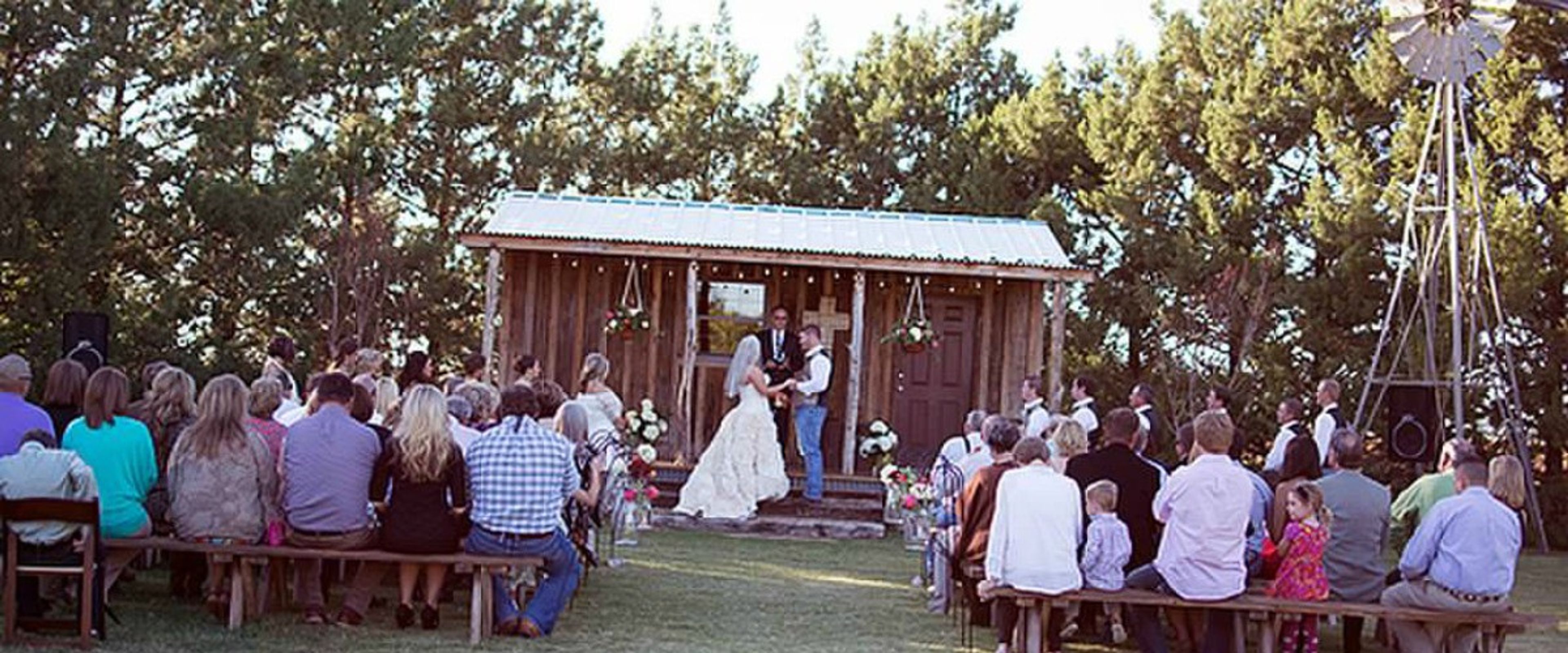 Featured photo from Cotton Creek Barn