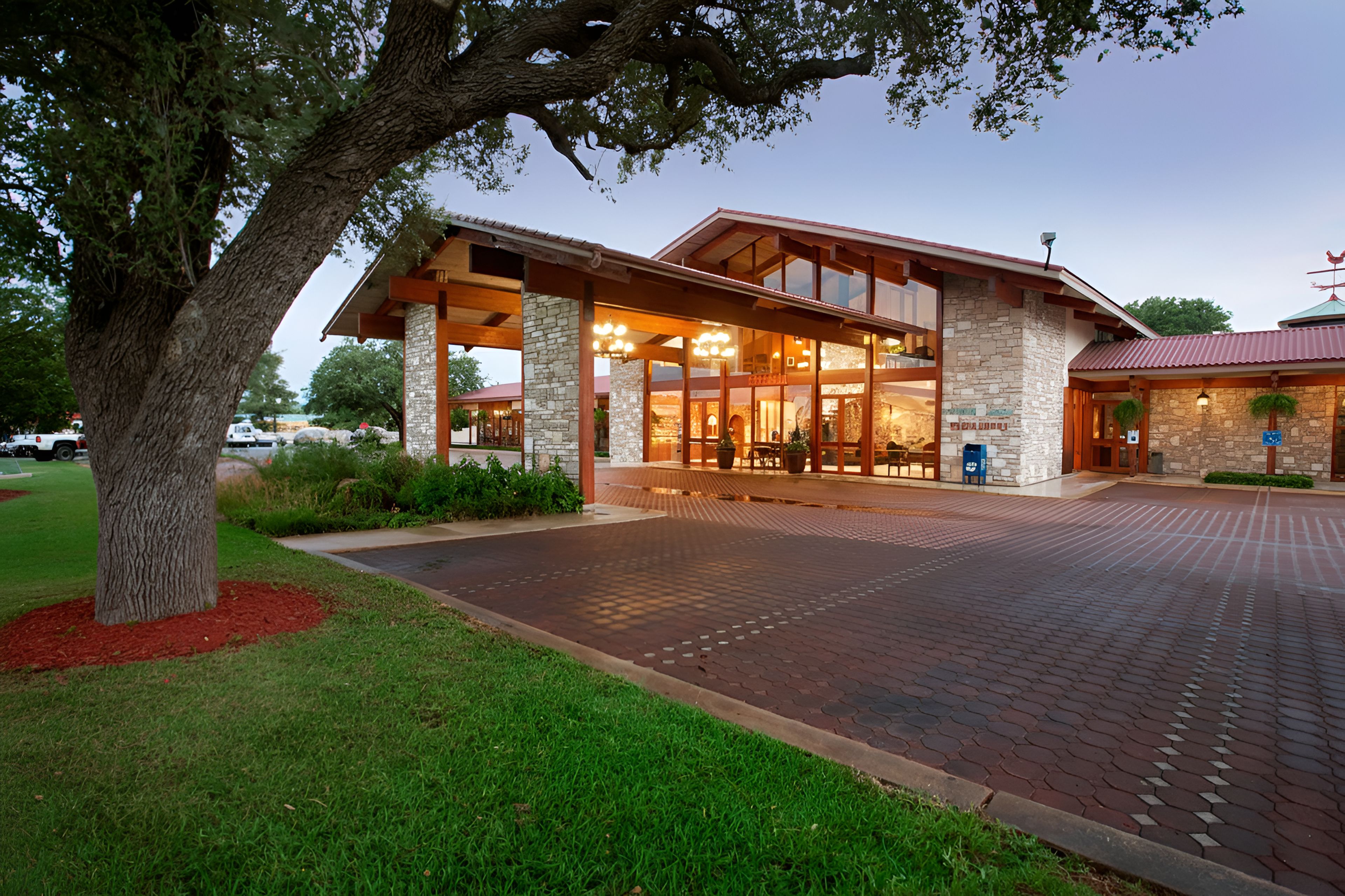Featured photo from Inn Of The Hills Hotel