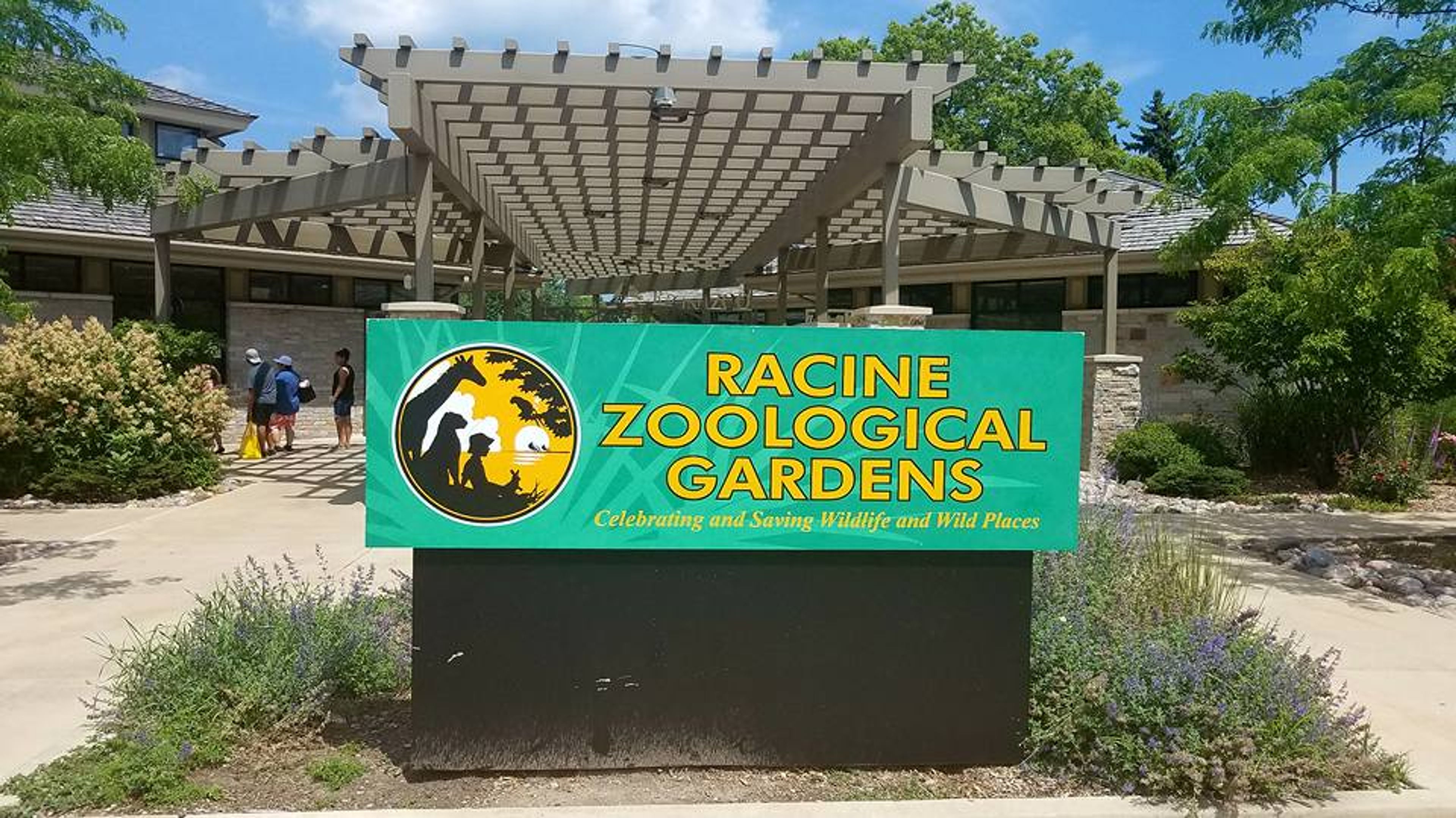 Featured photo from Racine Zoo