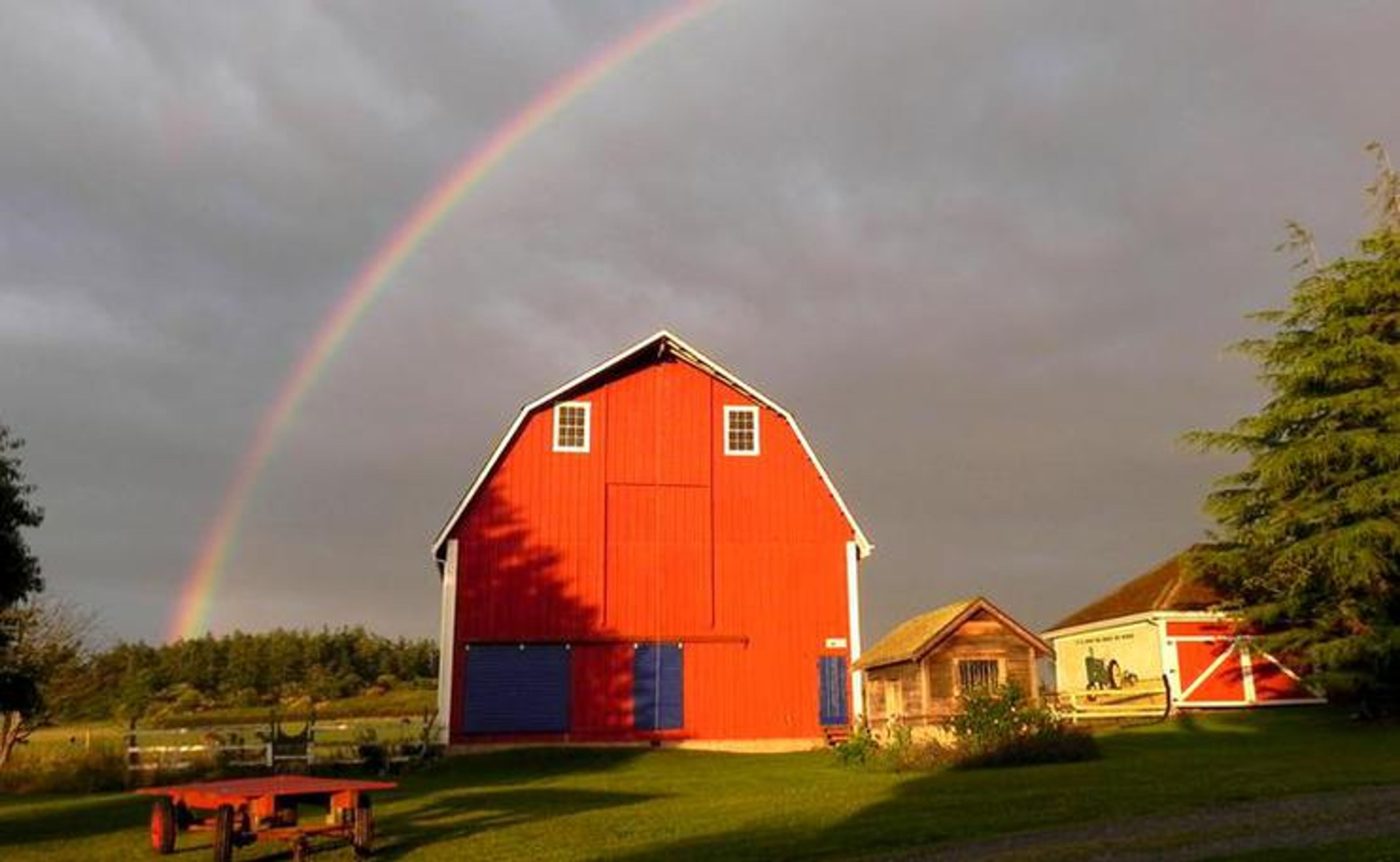 Featured photo from Jenne Farm With Whidbey Island Weddings