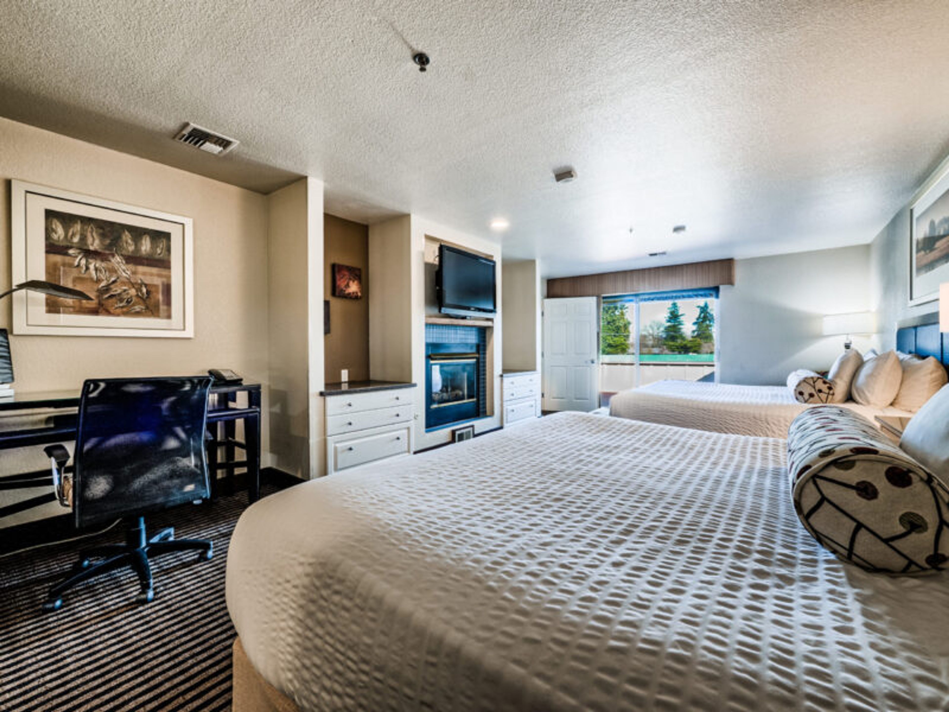 Featured photo from Prairie Hotel