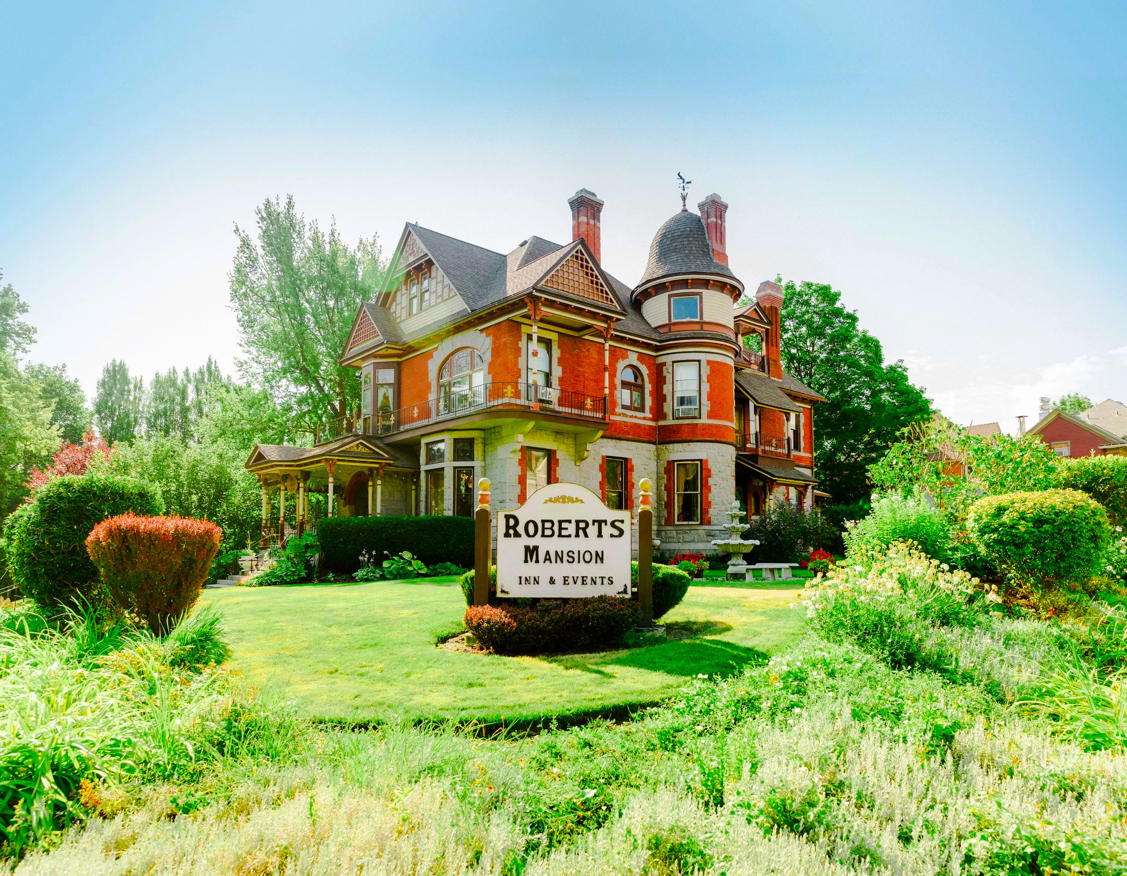 Featured photo from Roberts Mansion Inn & Events
