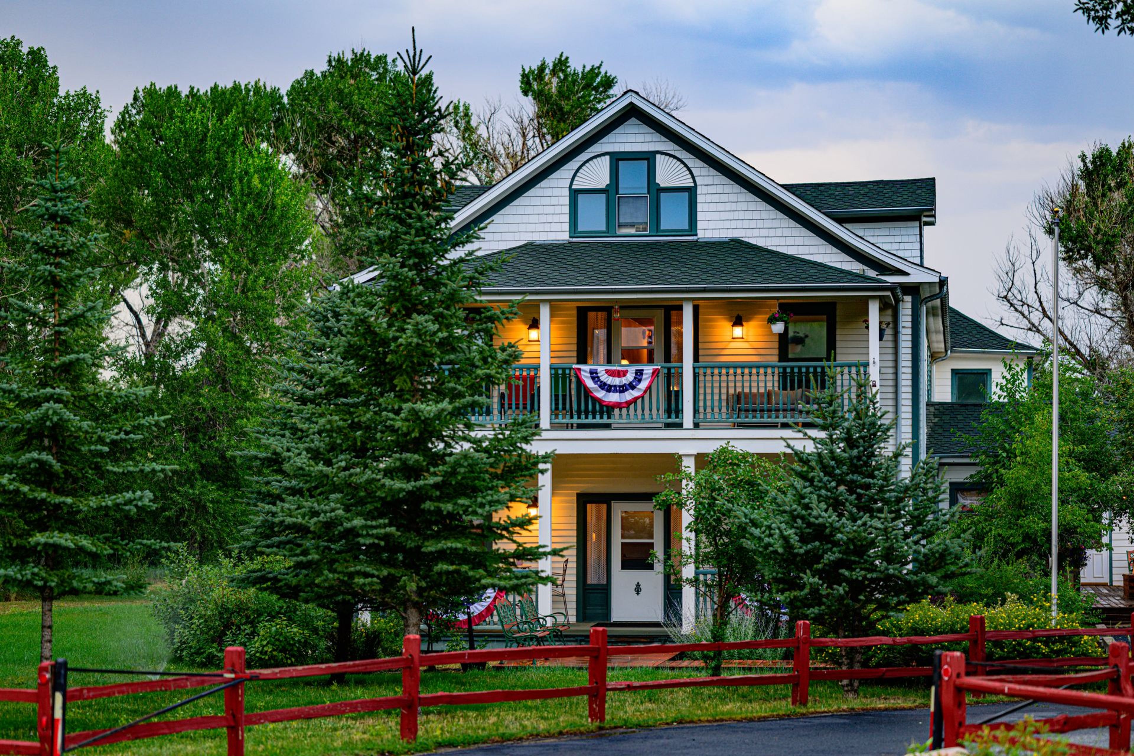 Featured photo from The Historical Elk Mountain Hotel