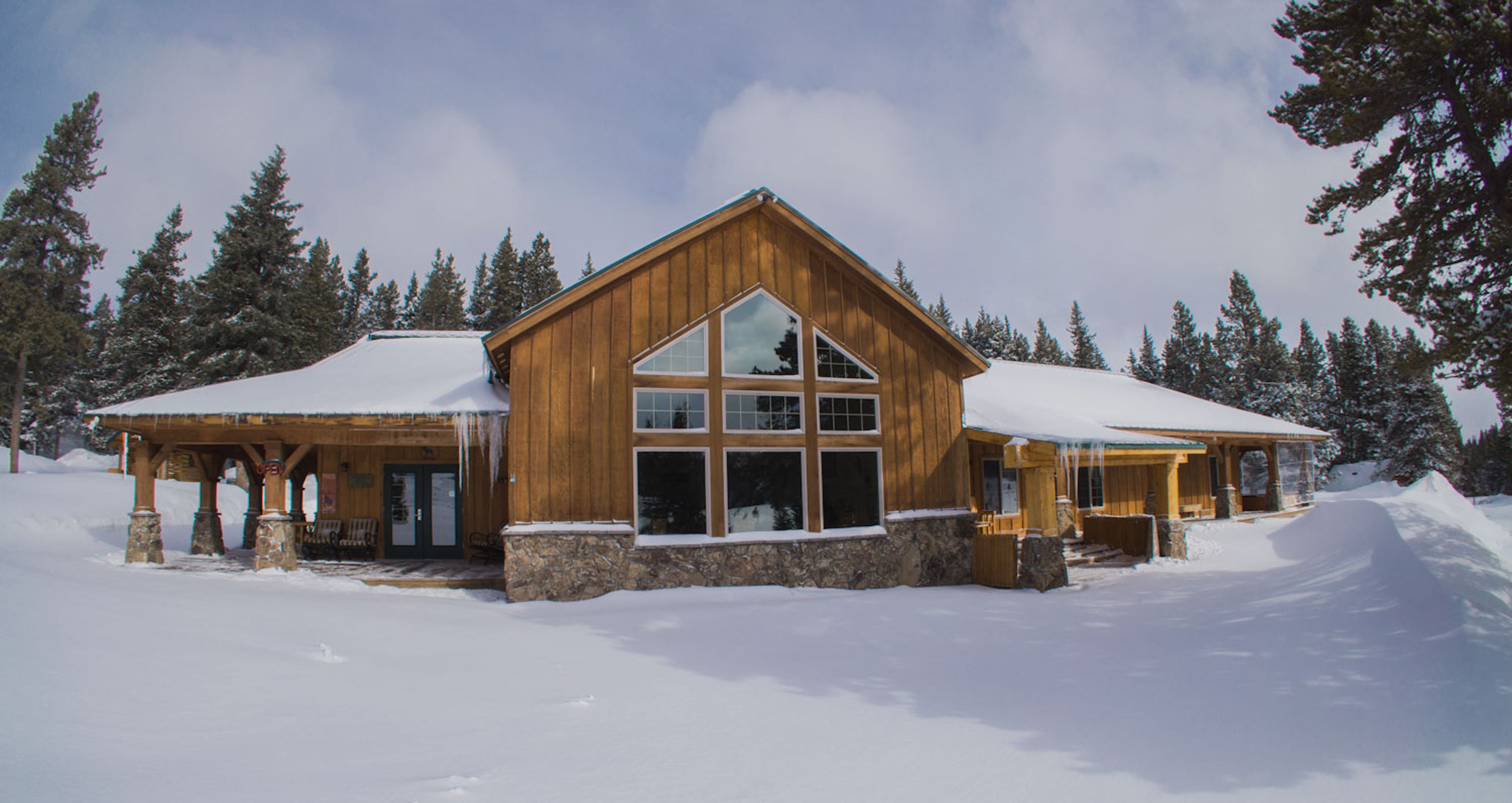 Featured photo from Wyoming High Country Lodge