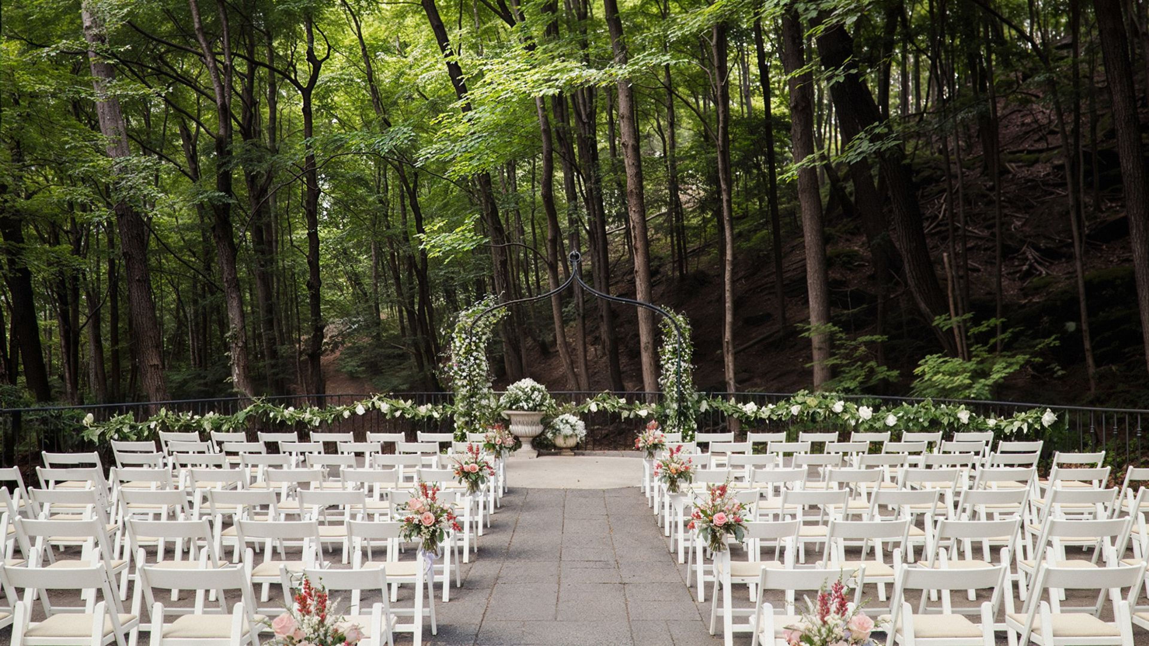 Featured photo from Merrimack River Estate by Wedgewood Weddings
