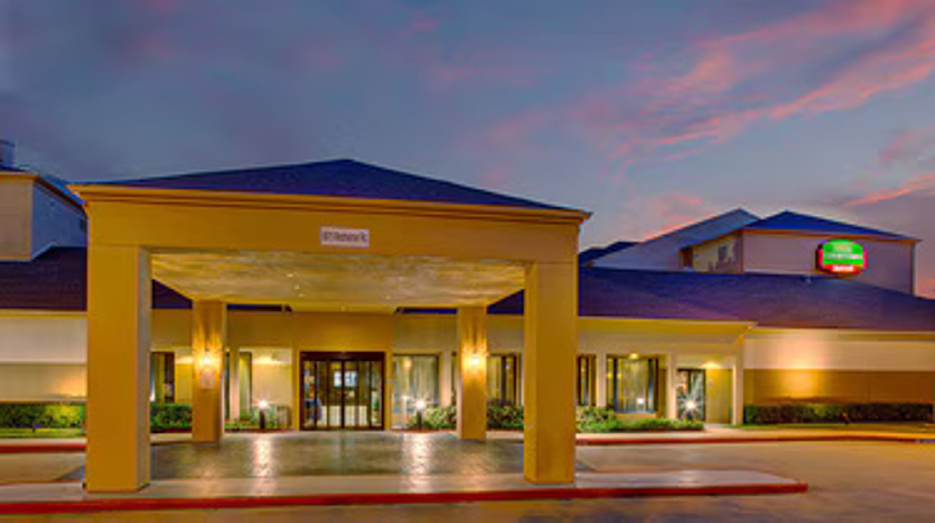 Featured photo from Courtyard by Marriott Houston Westchase