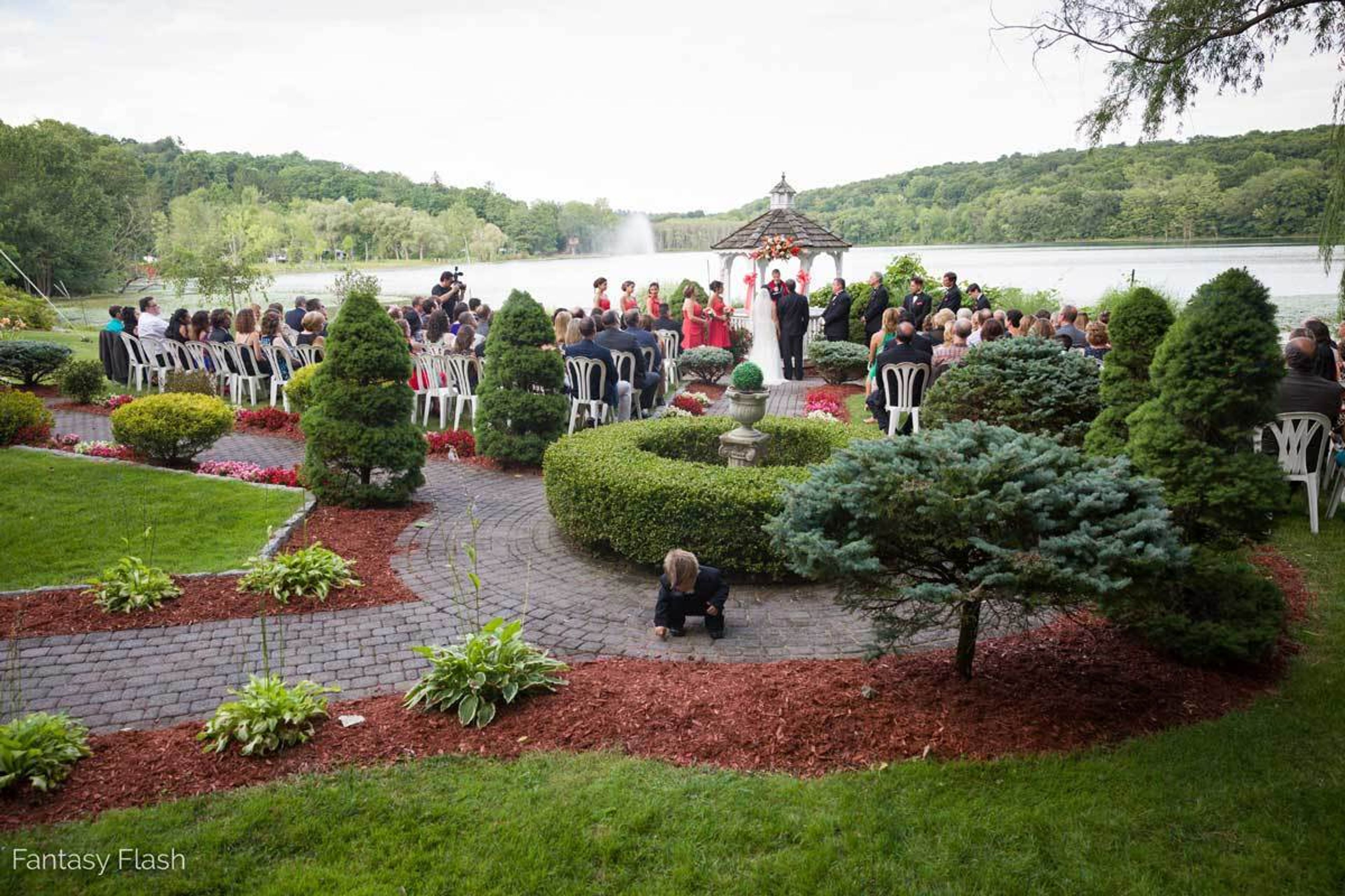 Cover photo of Vittoria'Z On The Lake