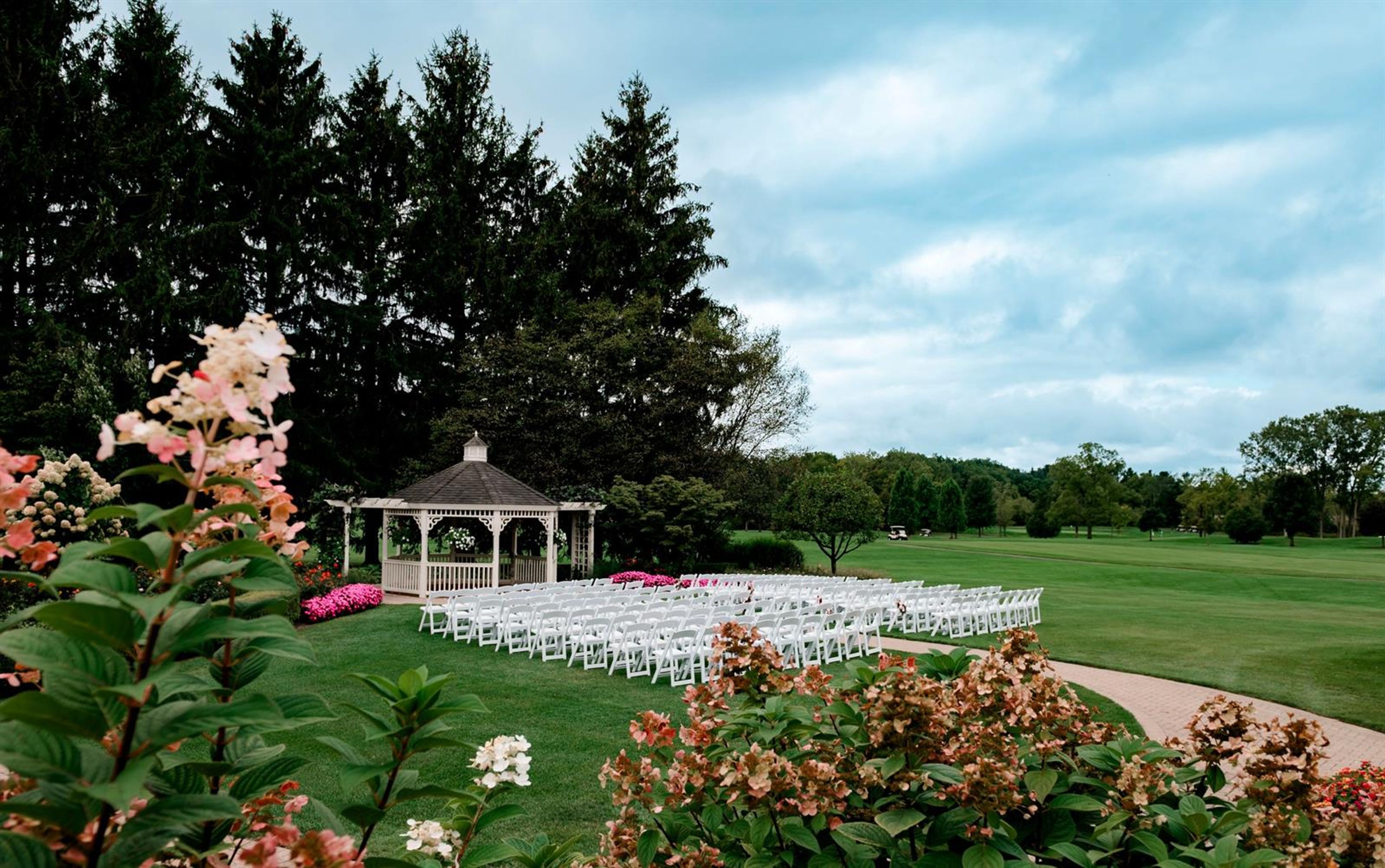 Featured photo from Fox Hills Golf & Banquet Center