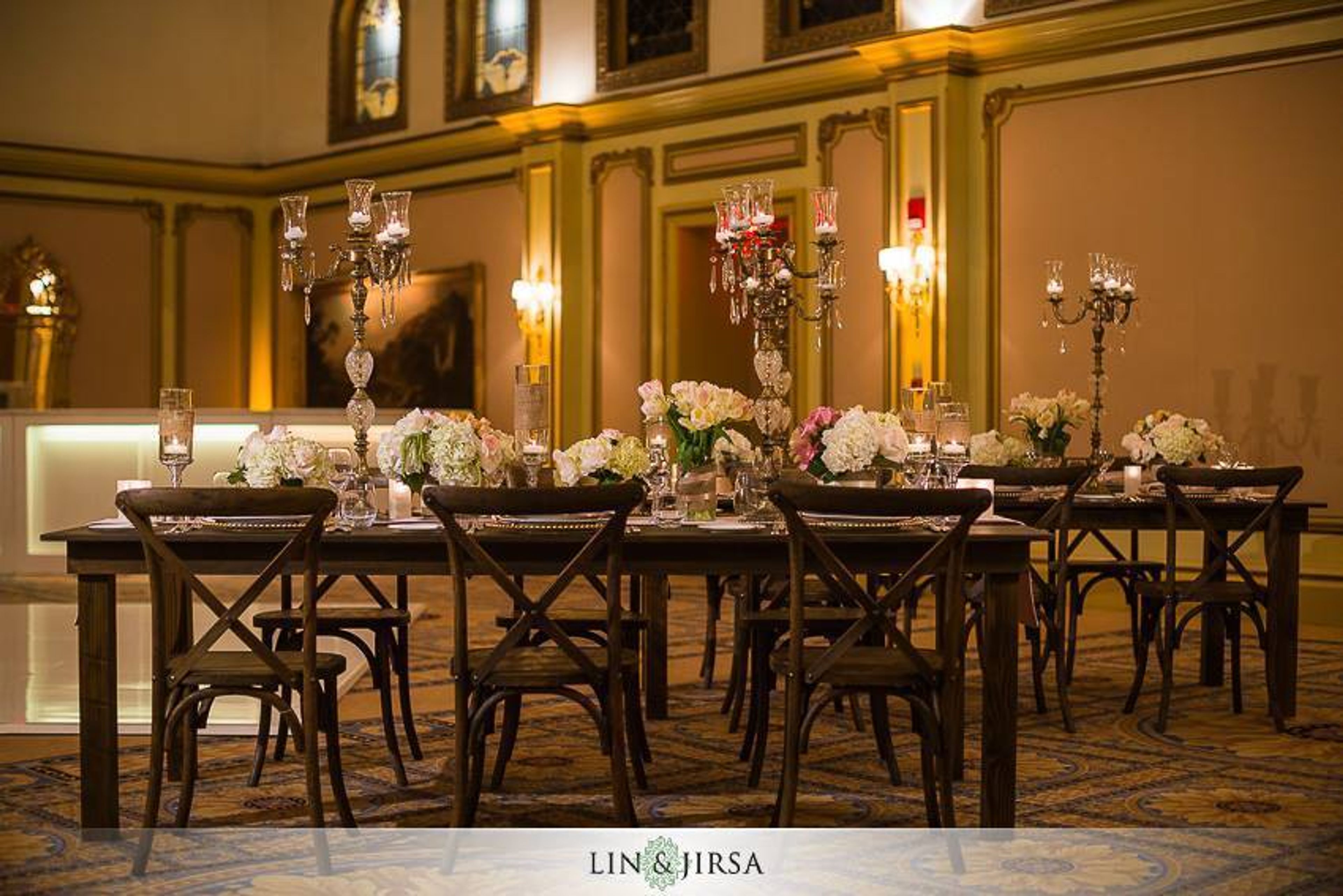 Cover photo of Elegant Designs And Speciality Linens