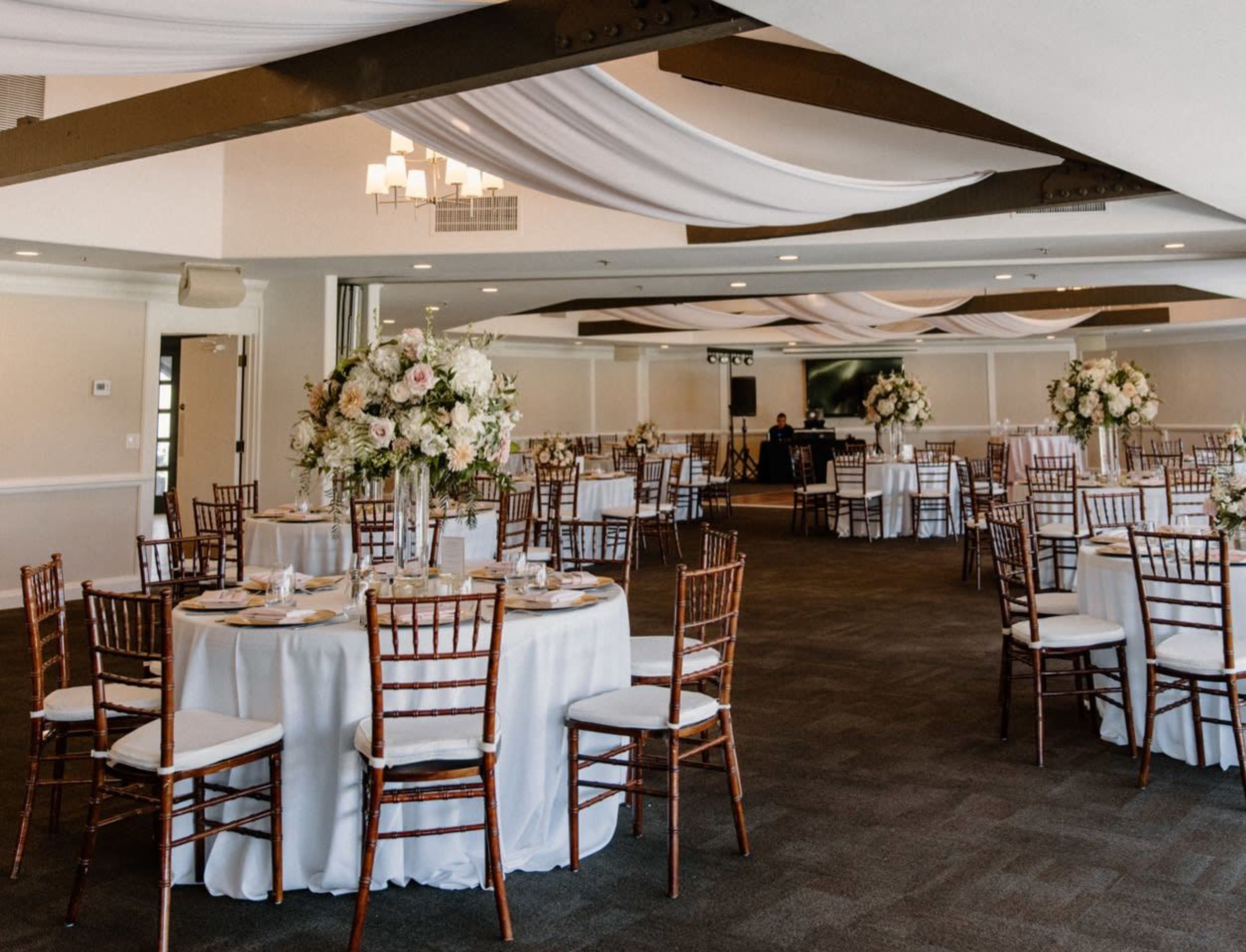 Cover photo of Lakehouse Hotel and Resort