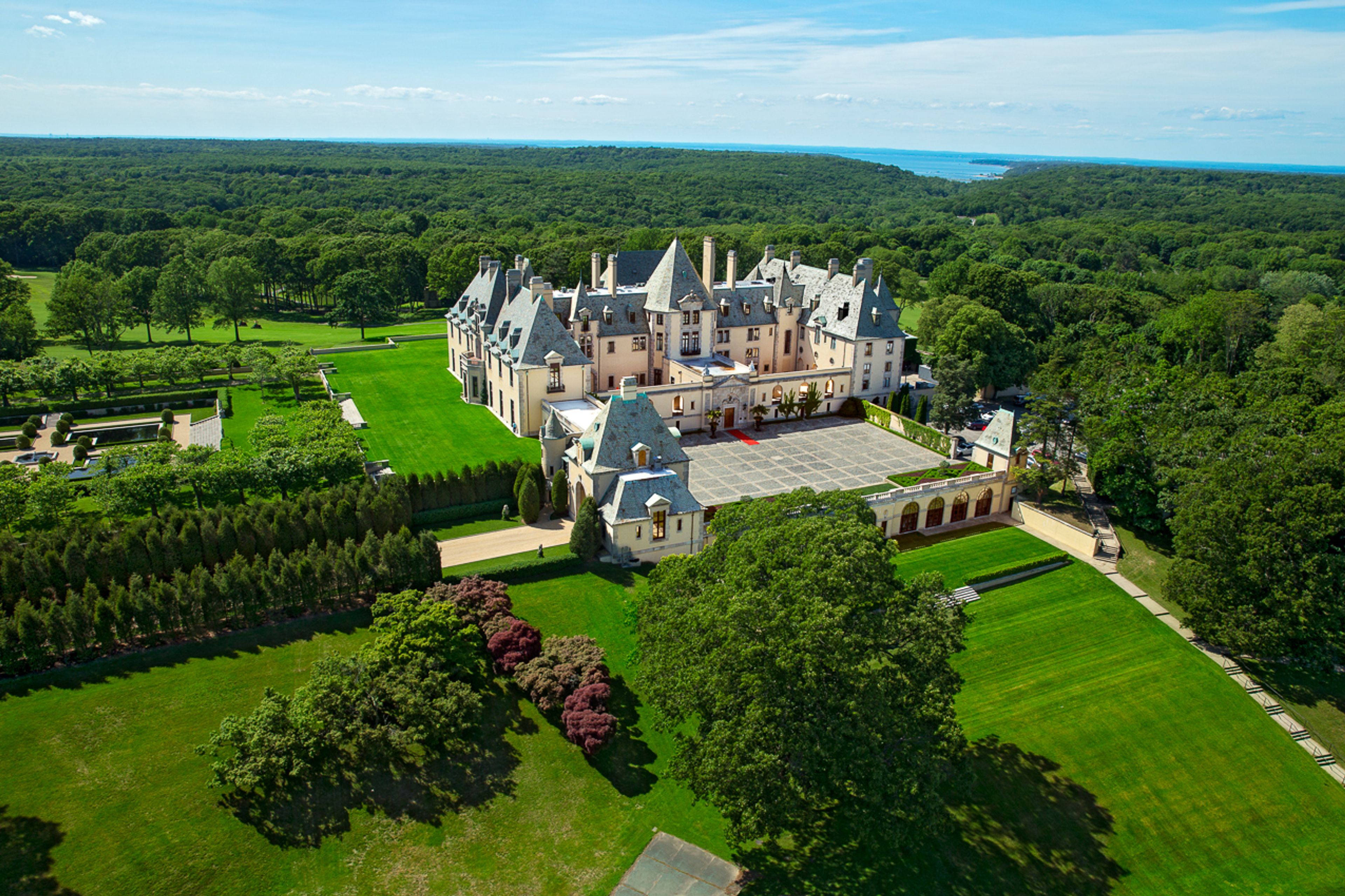 Cover photo of Oheka Castle