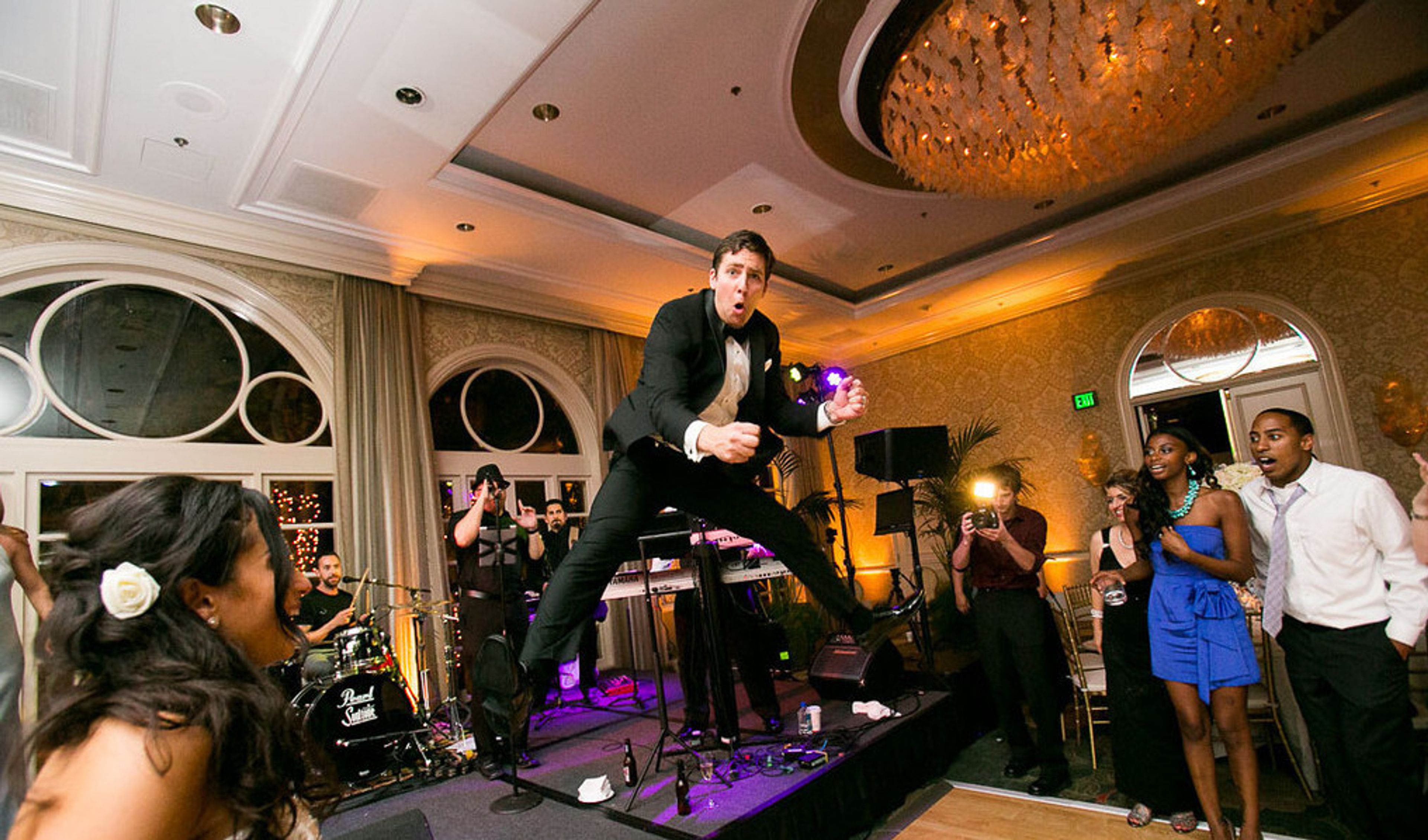 Cover photo of Undercover Live Entertainment LLC