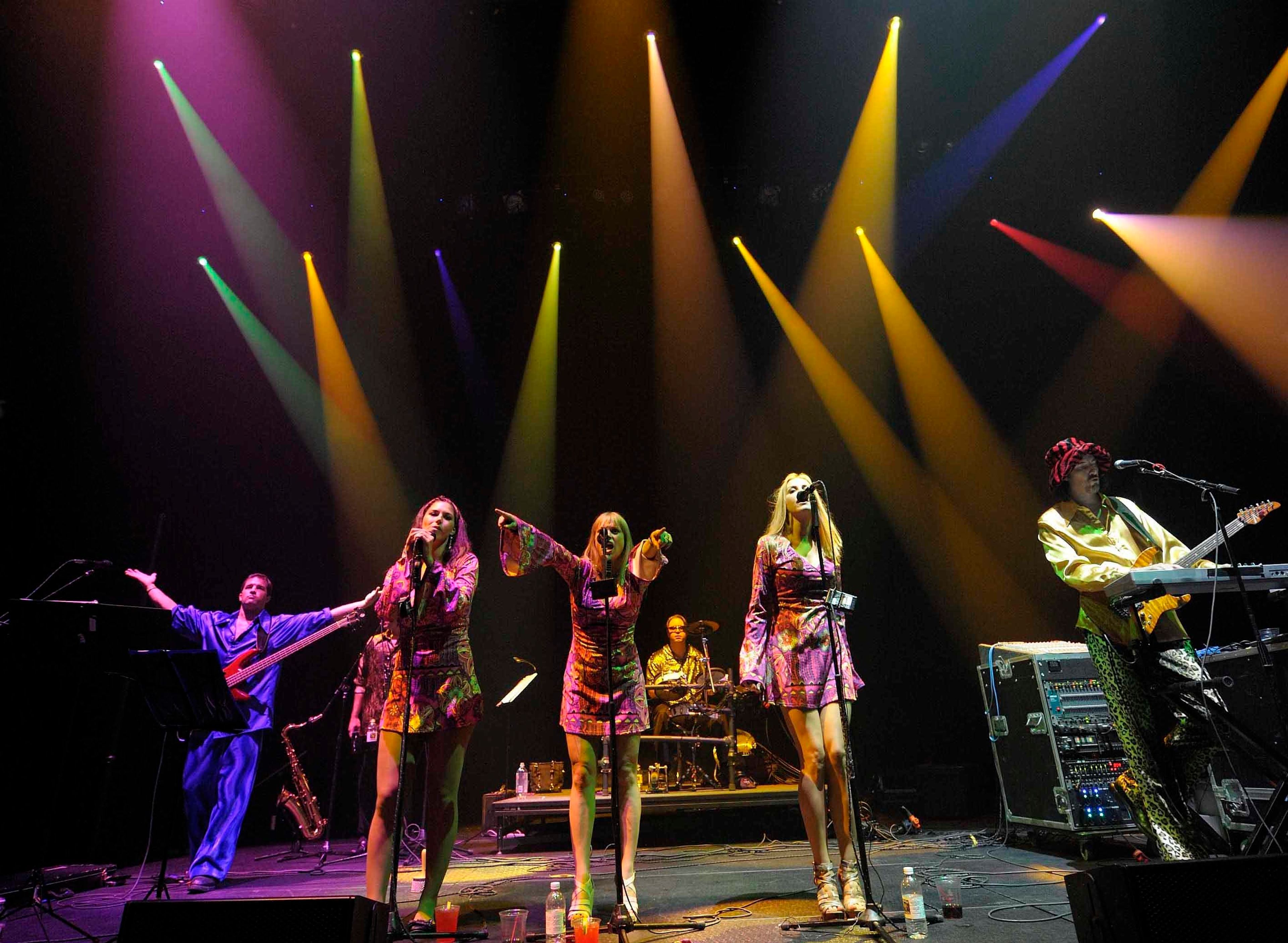 Cover photo of The Grooves Dance band