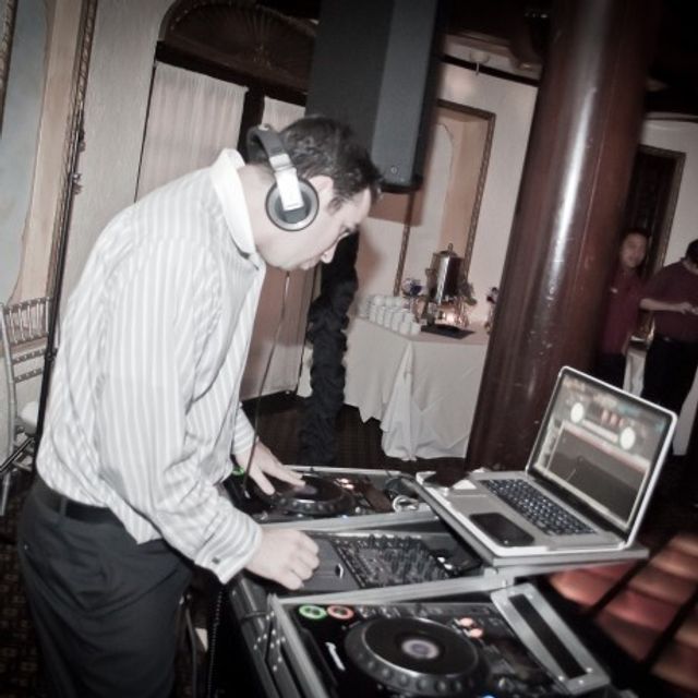 Picture of DJ Ryan Levin