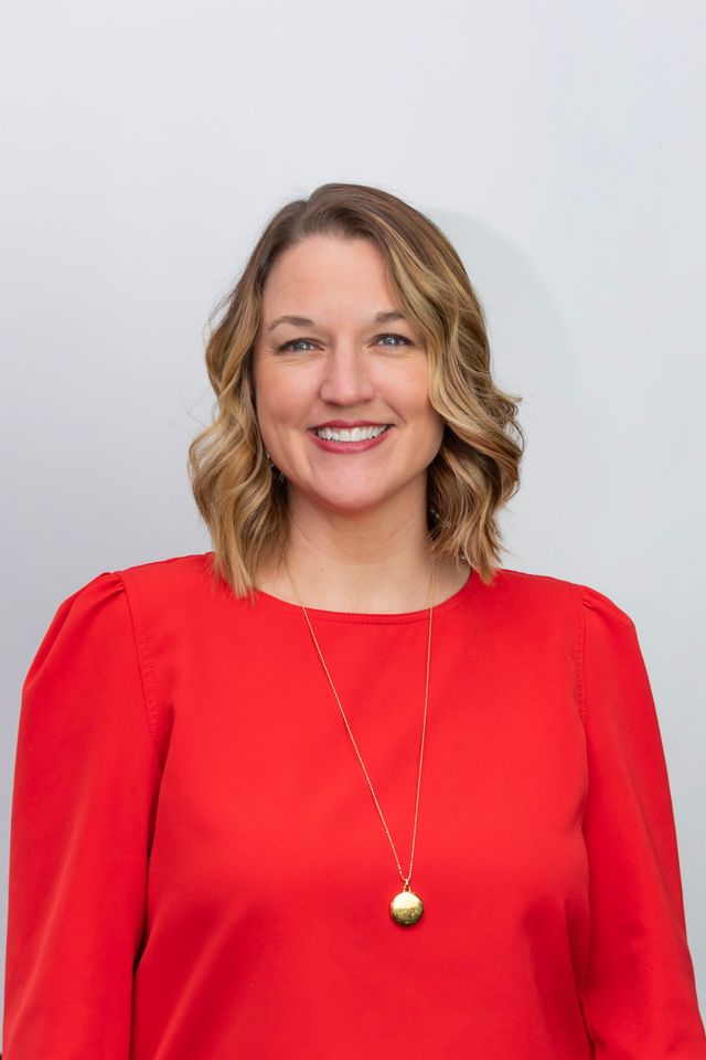 Picture of Lindsay Rhoades