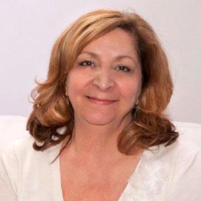 Picture of Debbie Greene