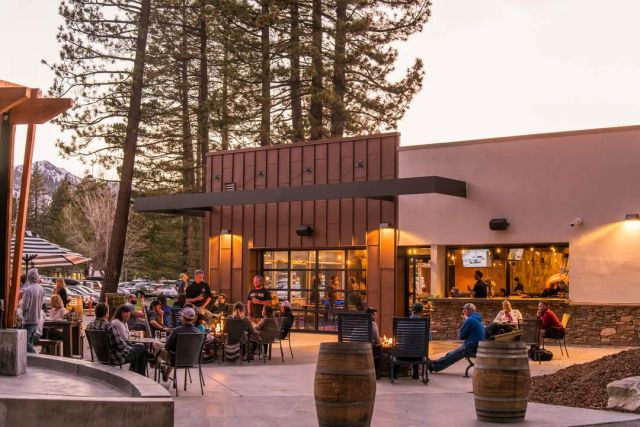 Featured photo from Outdoor Patio & Beer Garden