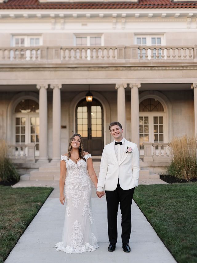 Featured photo from Jonathan & Ellie's Wedding