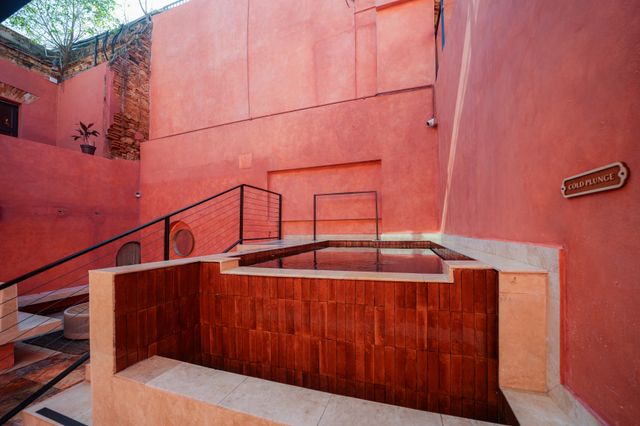 Featured photo from Las Ruinas Bath House & Gym