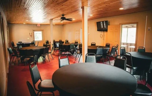 Featured photo from Oak Suite