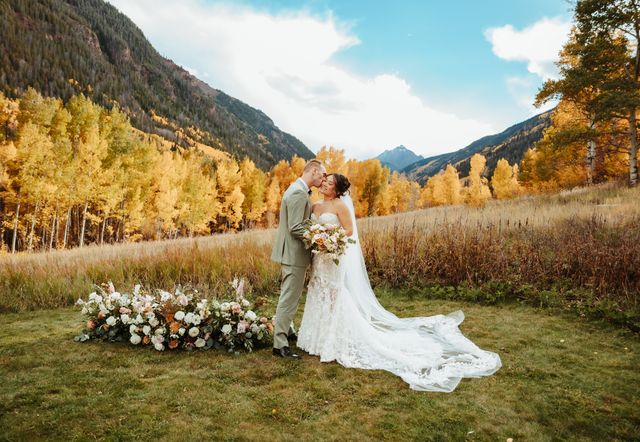 Featured photo from Mountain Meadow Ceremony & Lodge Reception at T-Lazy-7 Ranch
