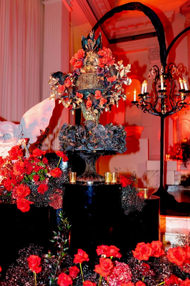 Featured photo from Goth Cake by Julie Simon Cakes