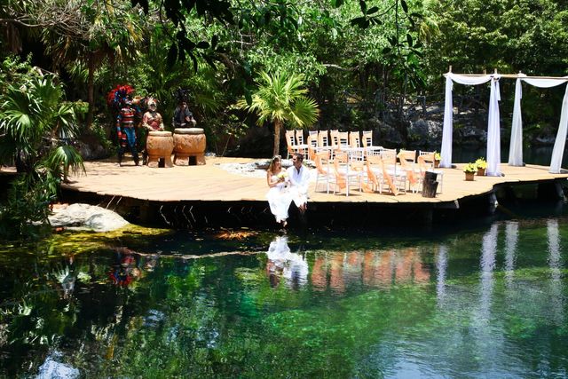 Featured photo from Cenote Cristalino Deck