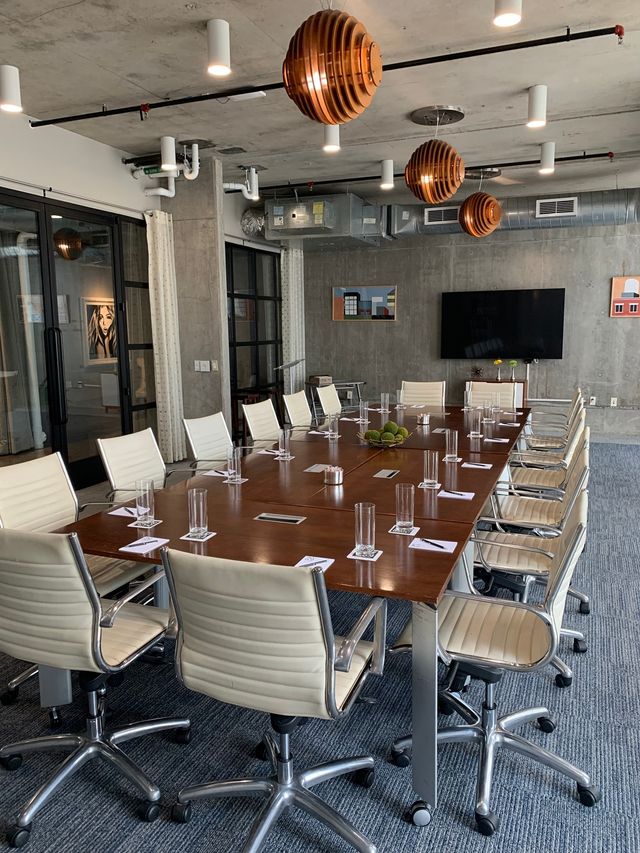 Featured photo from Group Meeting Space