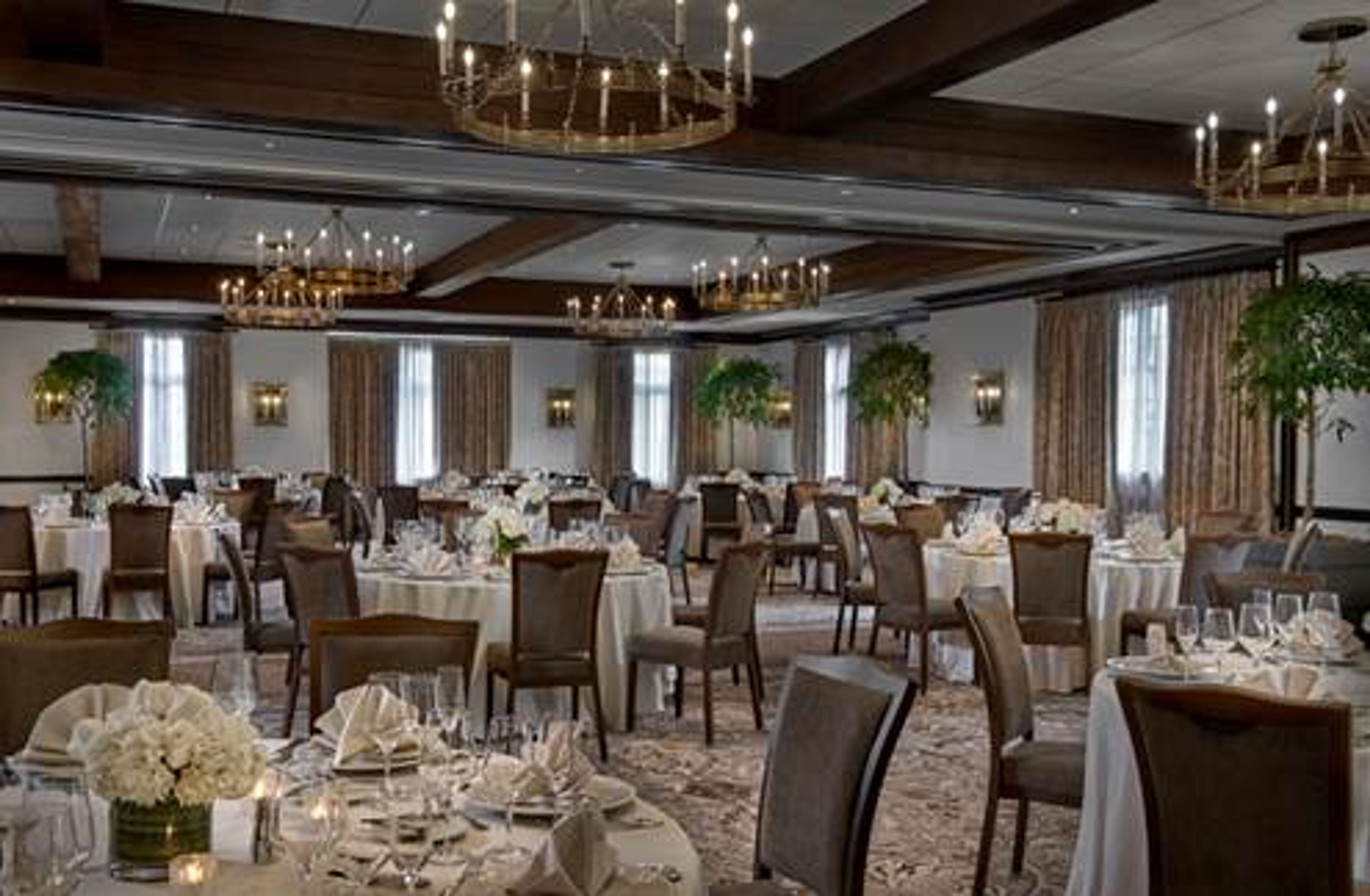Windsor Hall, an event space at Deer Path Inn