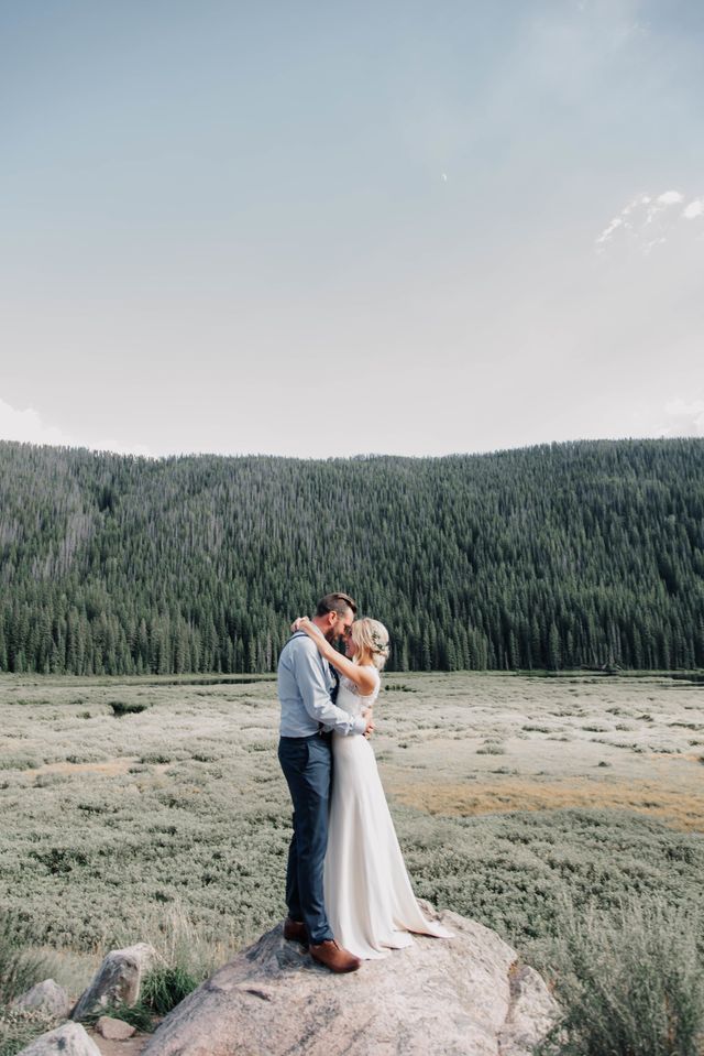 Featured photo from Ethereal Outdoor Wedding