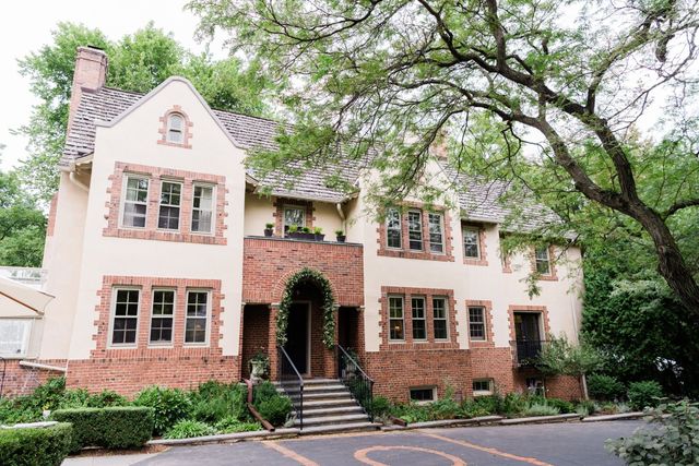 Featured photo from Romantic Outdoor Wedding