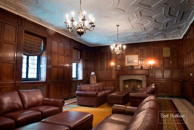 Featured photo from Oak Room