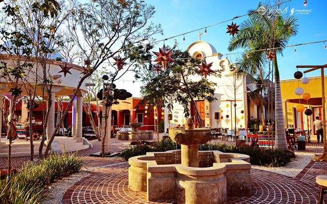 Featured photo from El Pueblito