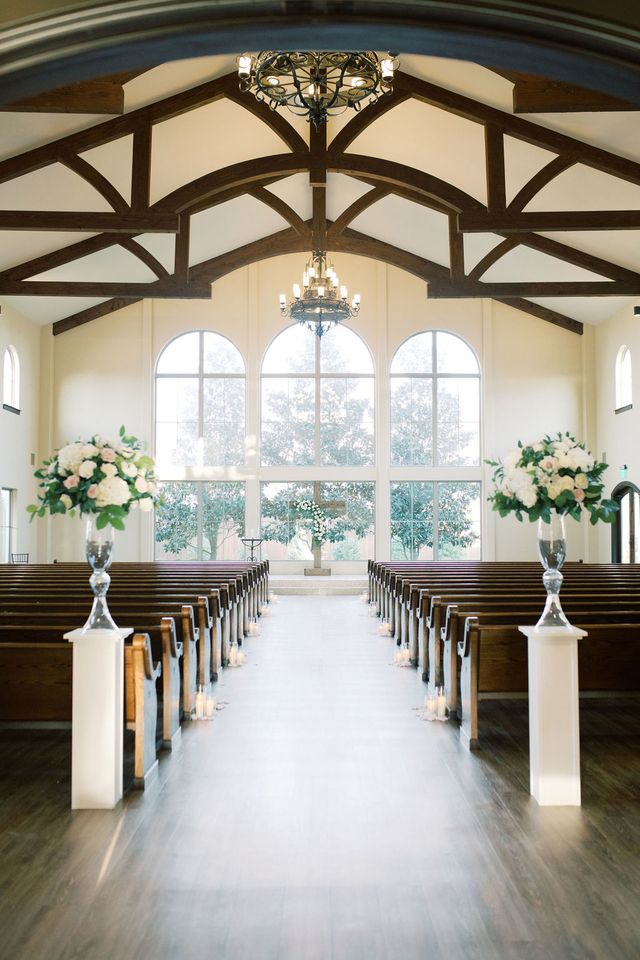 Featured photo from Green & White Fall Wedding in Texas