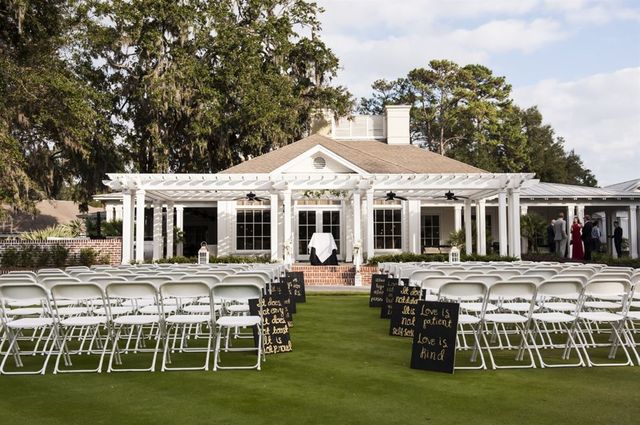 Featured photo from Outdoor Pergola Lawn